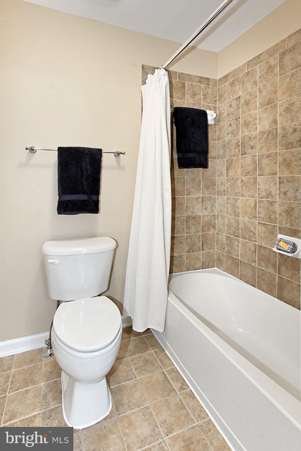 LANSDOWNE TOWN CENTER - Residential