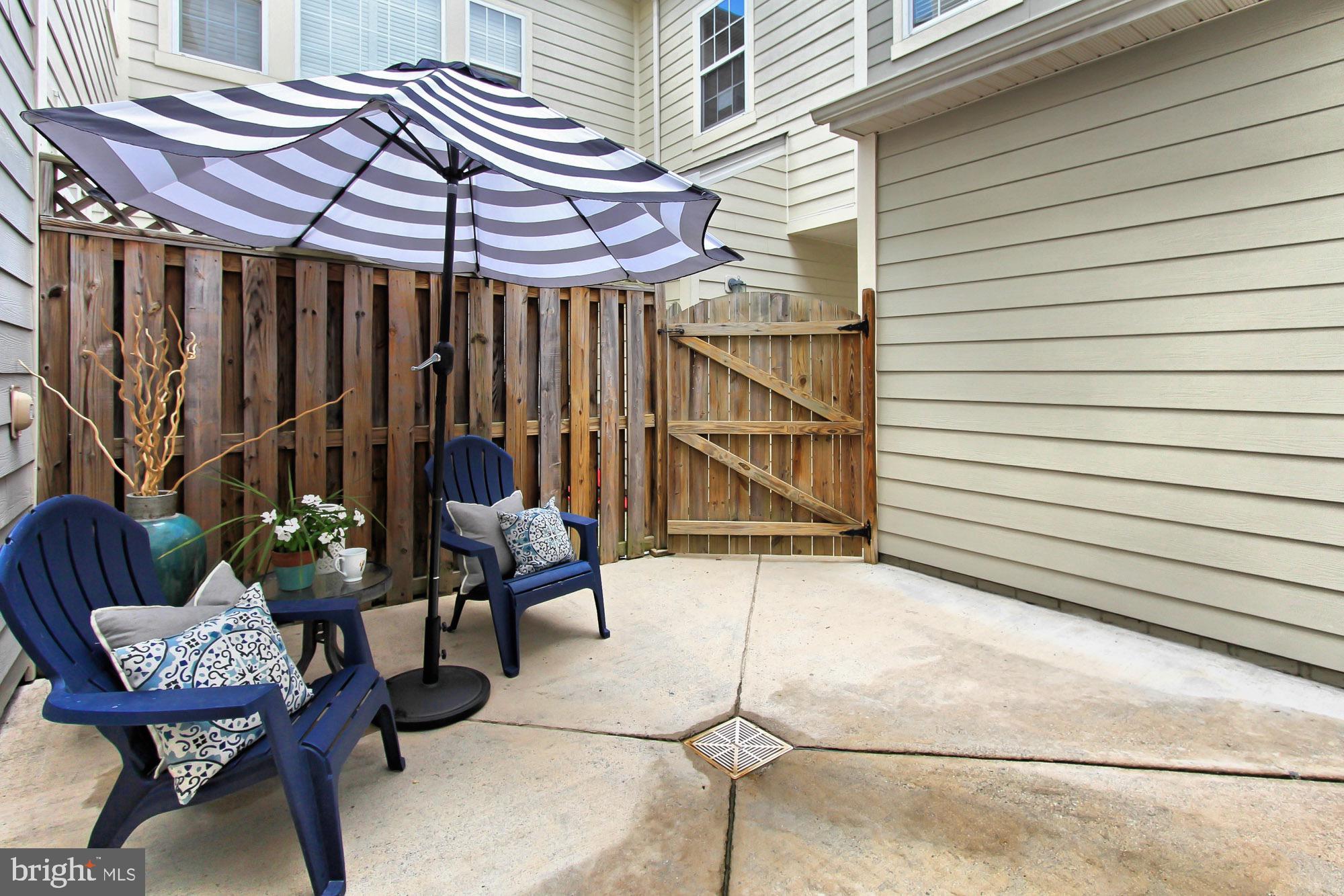 LANSDOWNE TOWN CENTER - Residential