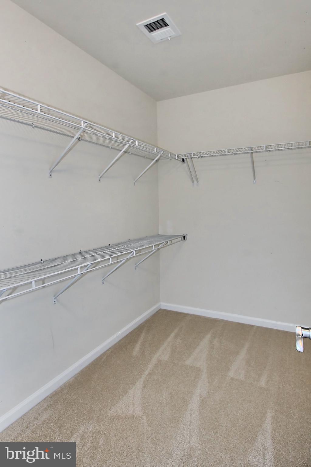 LANSDOWNE TOWN CENTER - Residential