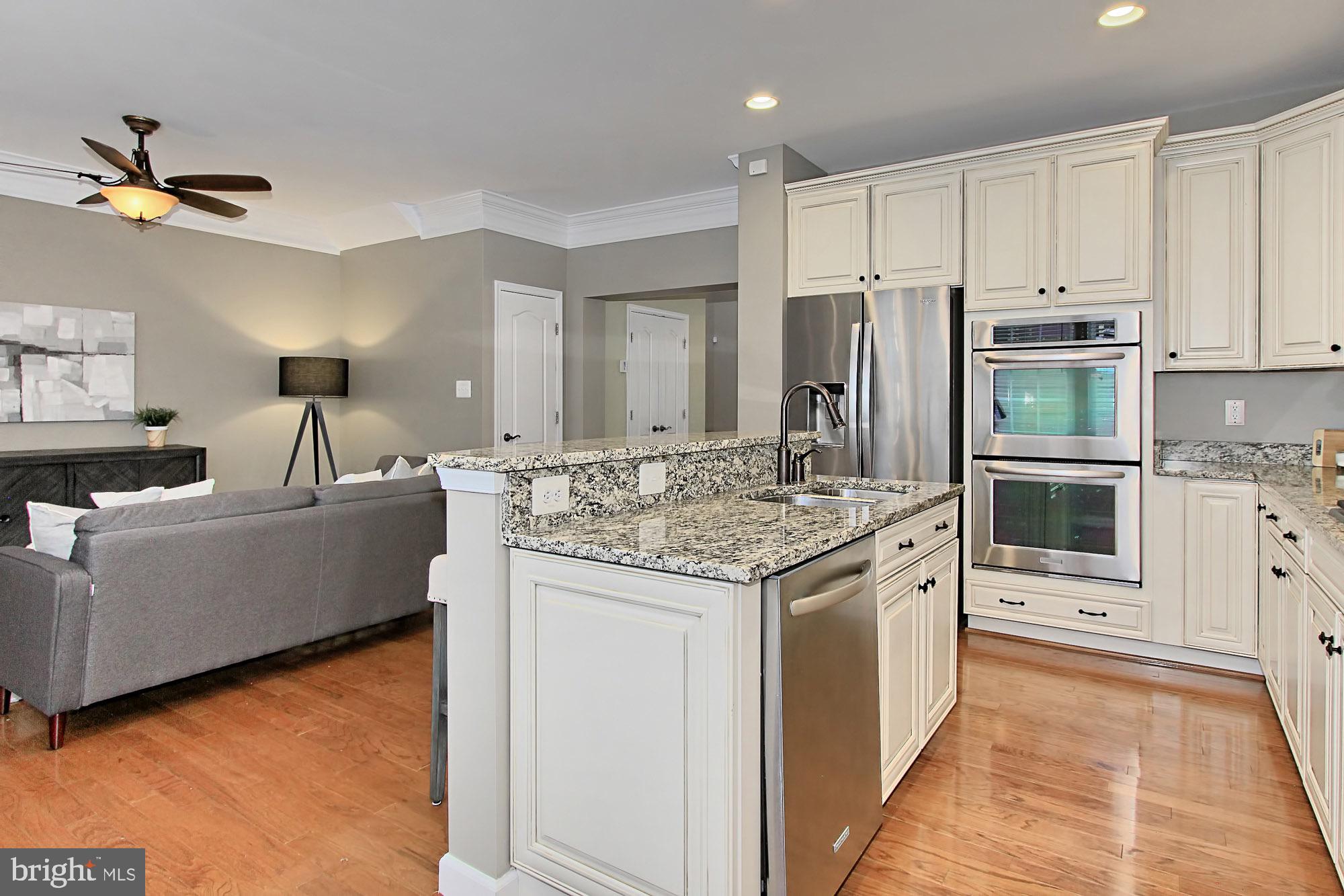 LANSDOWNE TOWN CENTER - Residential