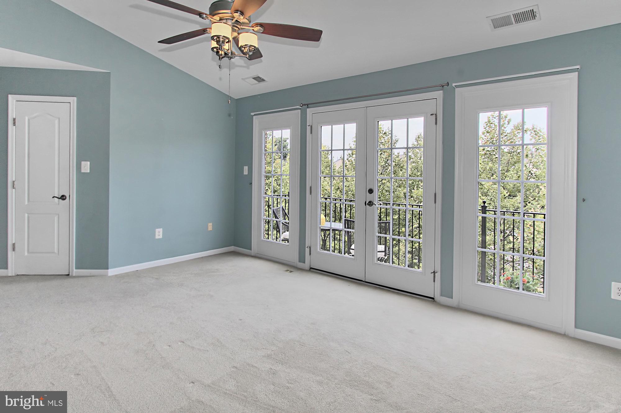 LANSDOWNE TOWN CENTER - Residential