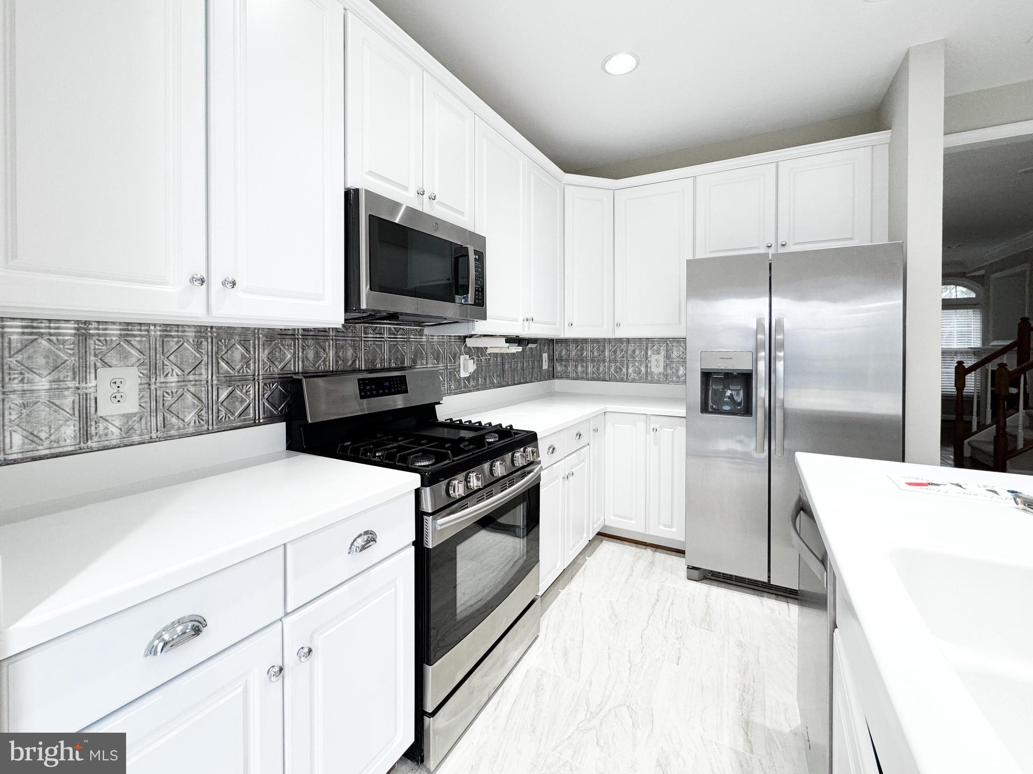 TYSONS VILLAGE - Residential Lease