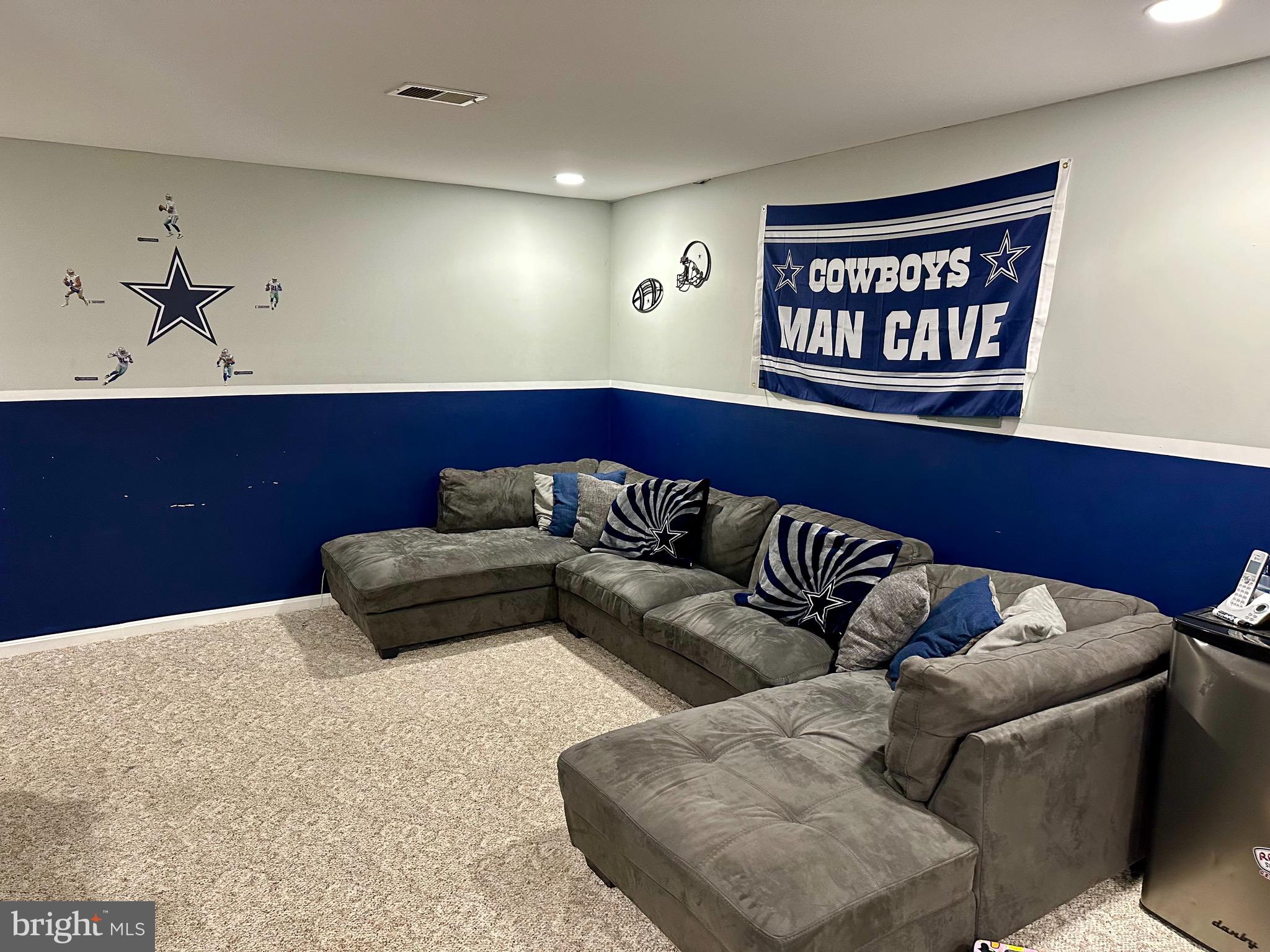 COUNTRY PLACE - Residential