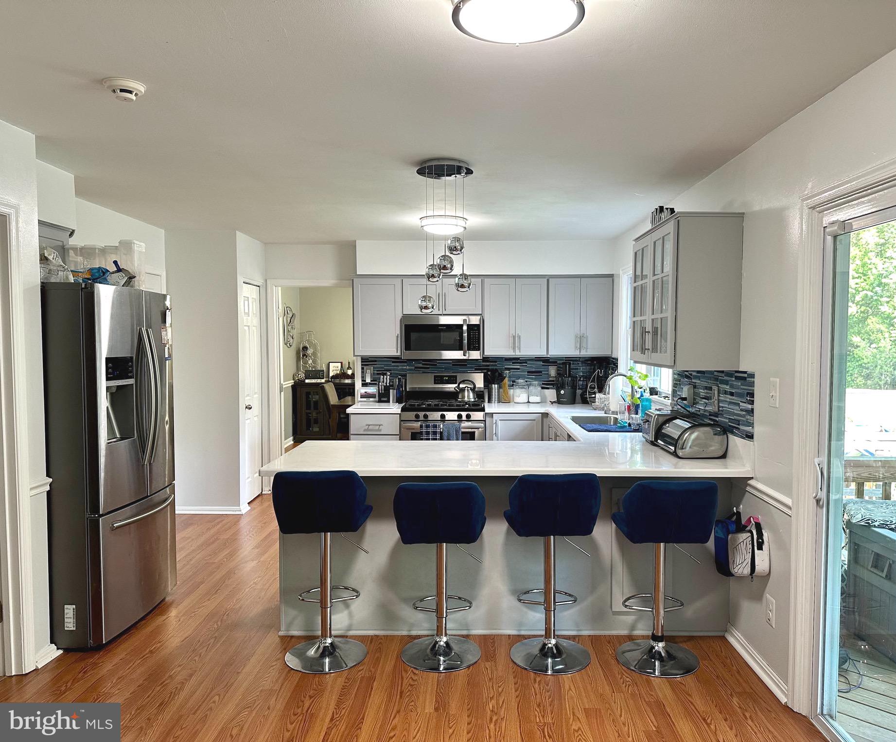 COUNTRY PLACE - Residential