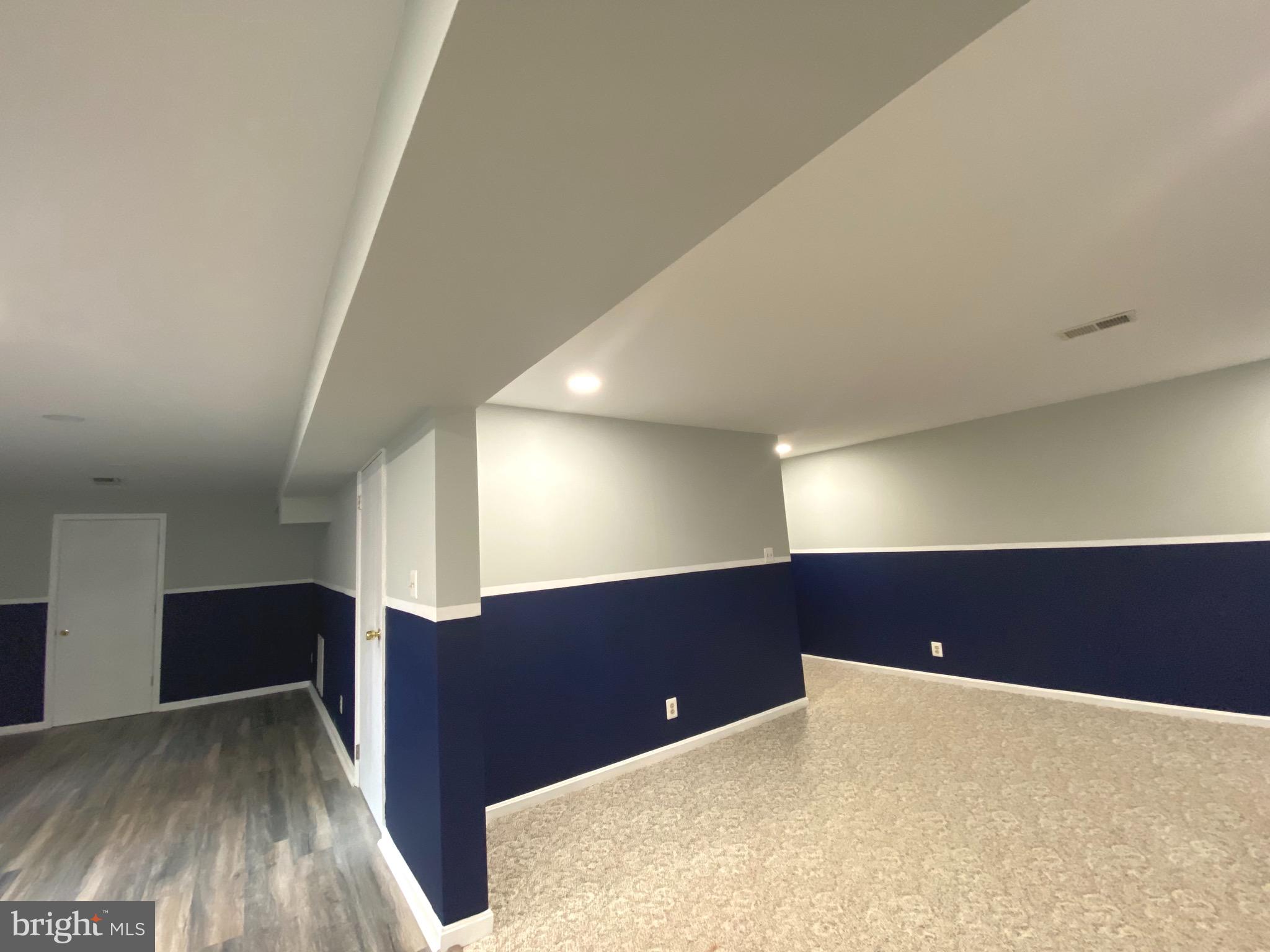 COUNTRY PLACE - Residential