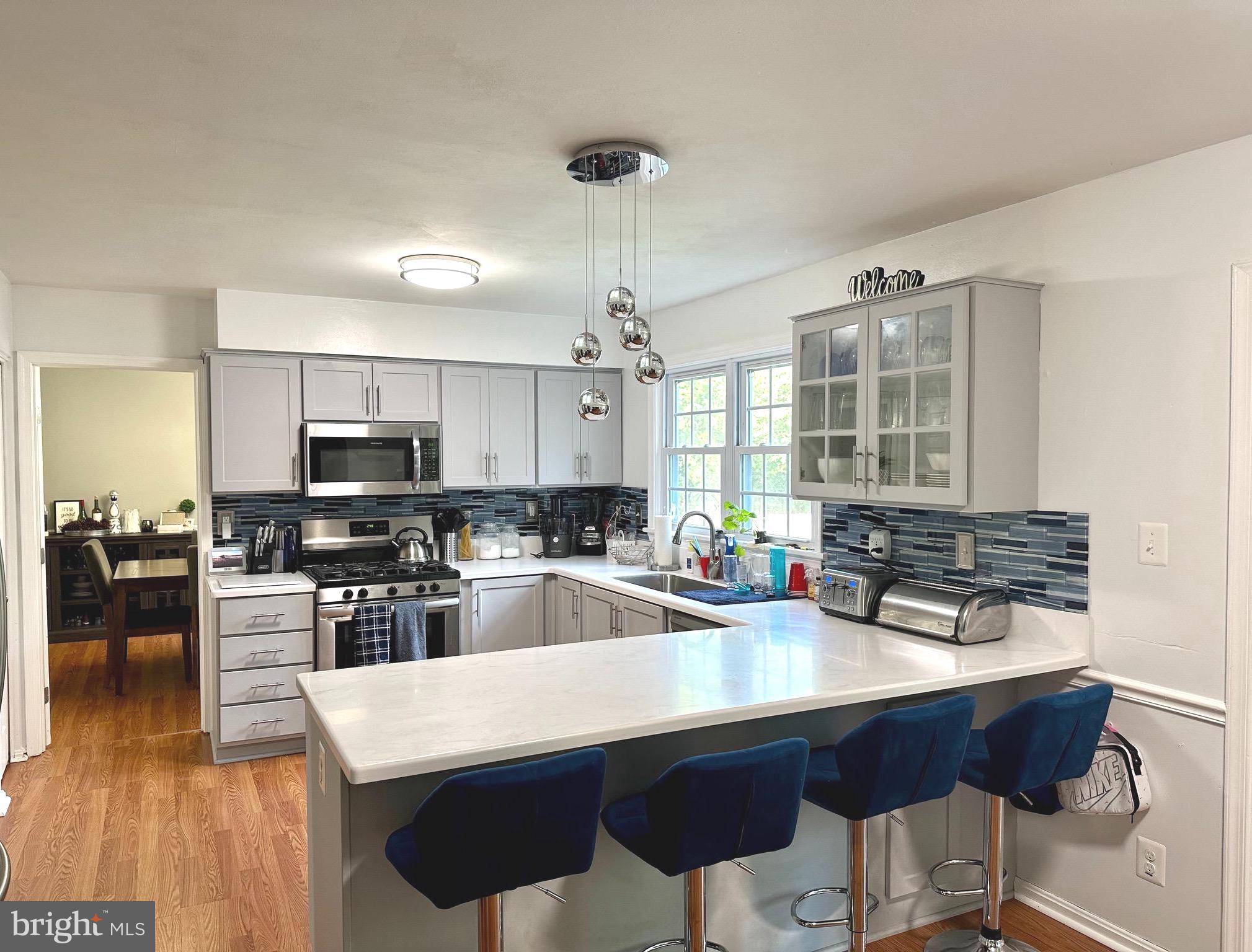 COUNTRY PLACE - Residential