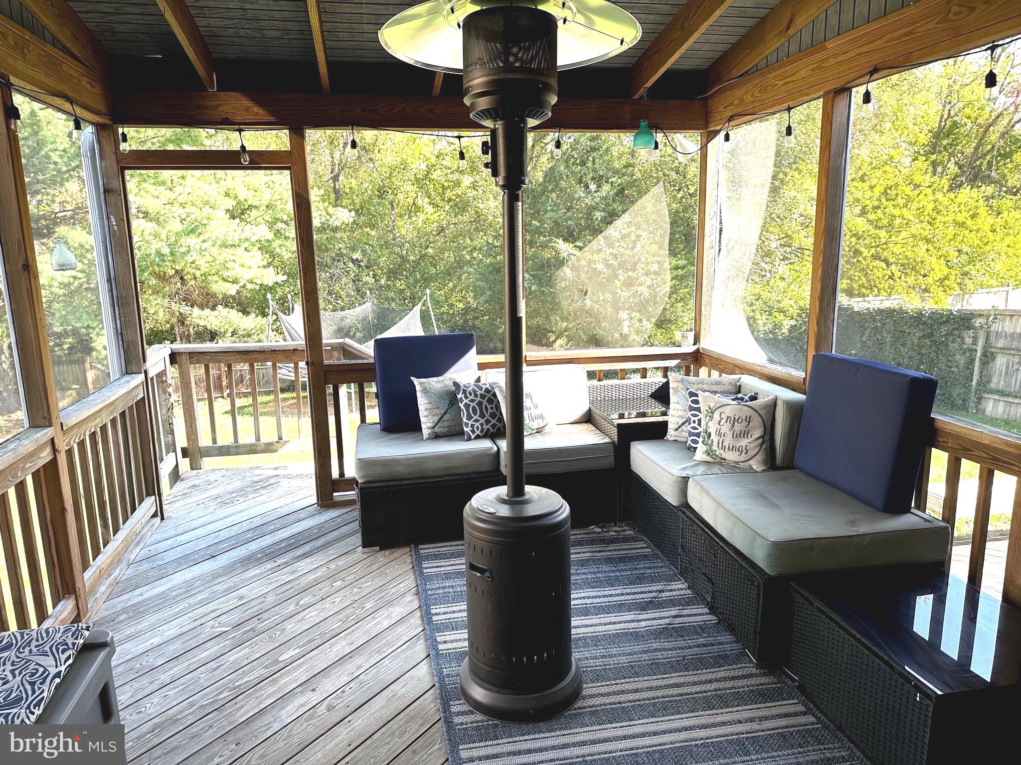 COUNTRY PLACE - Residential