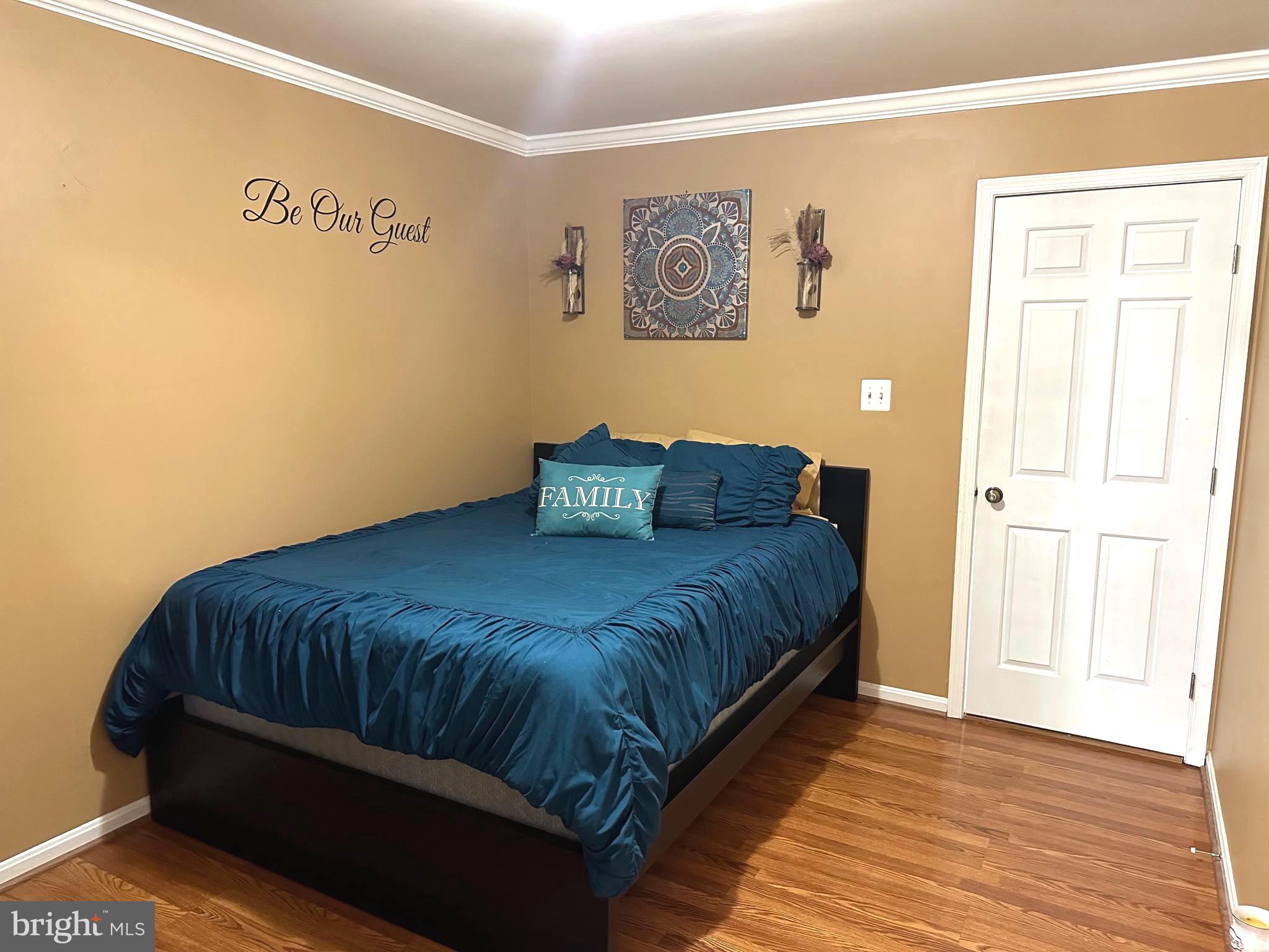 COUNTRY PLACE - Residential