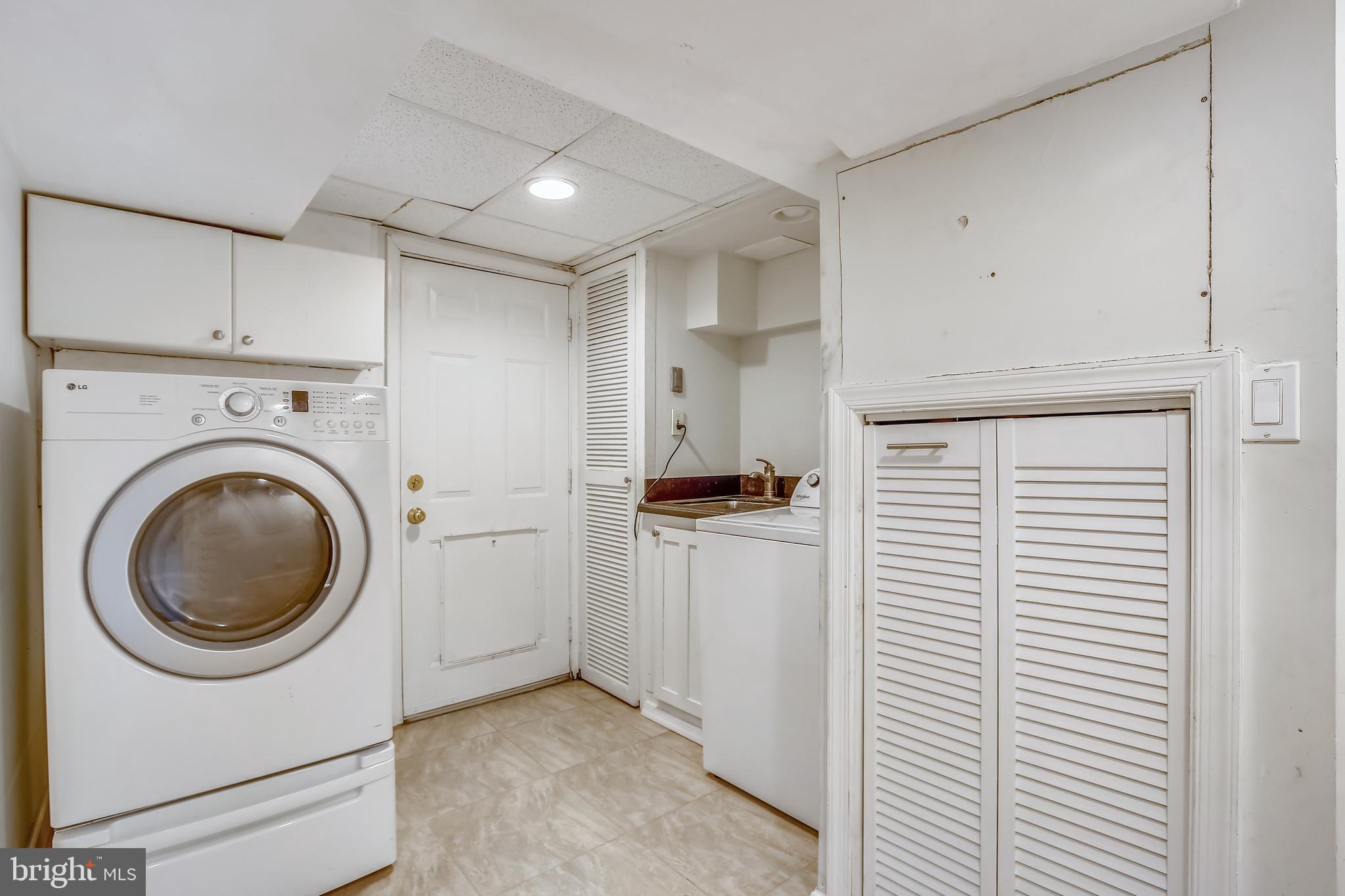 VIRGINIA VILLAGE - Residential