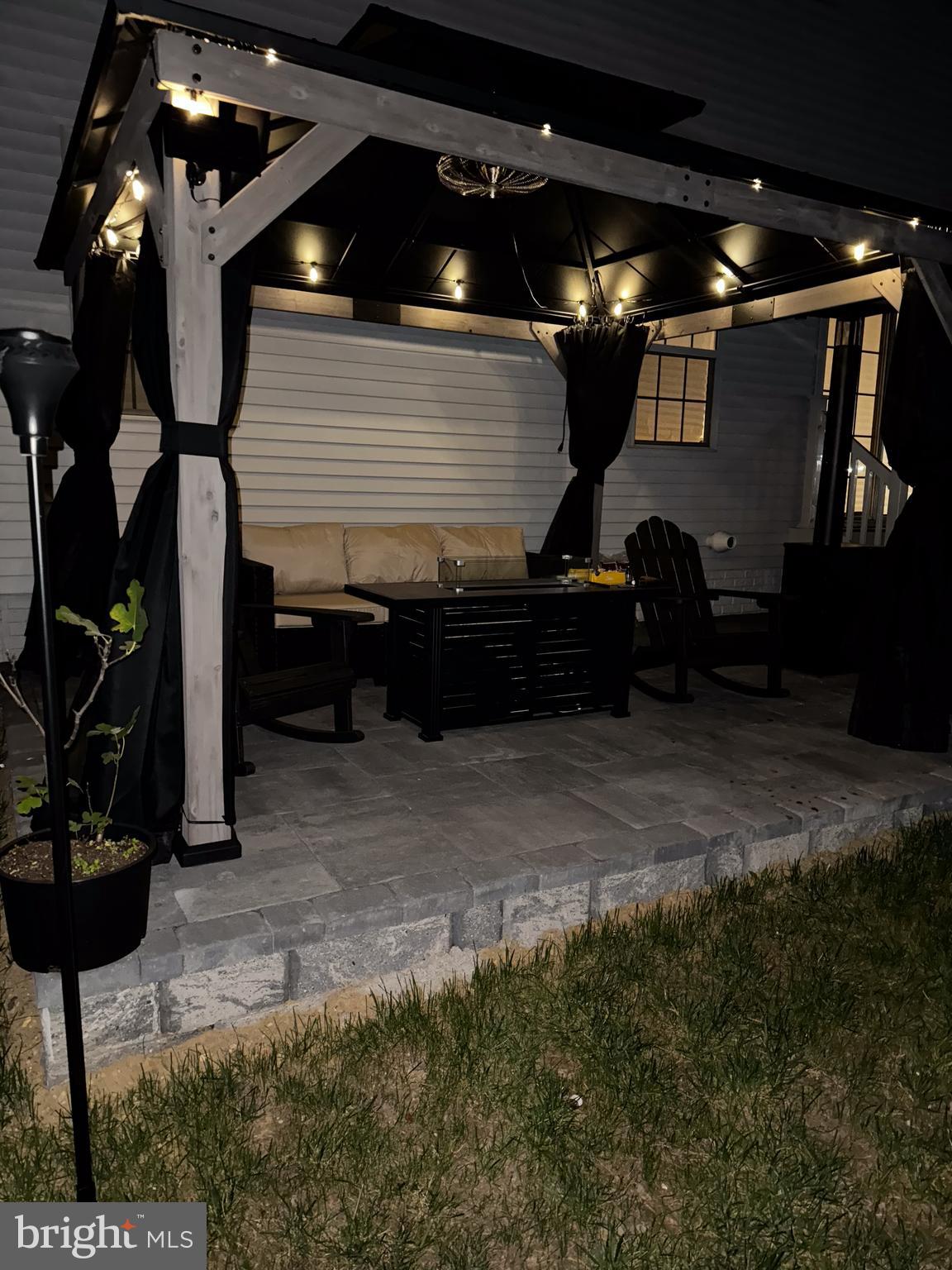 TIMOTHY BRANCH SINGLES - Residential