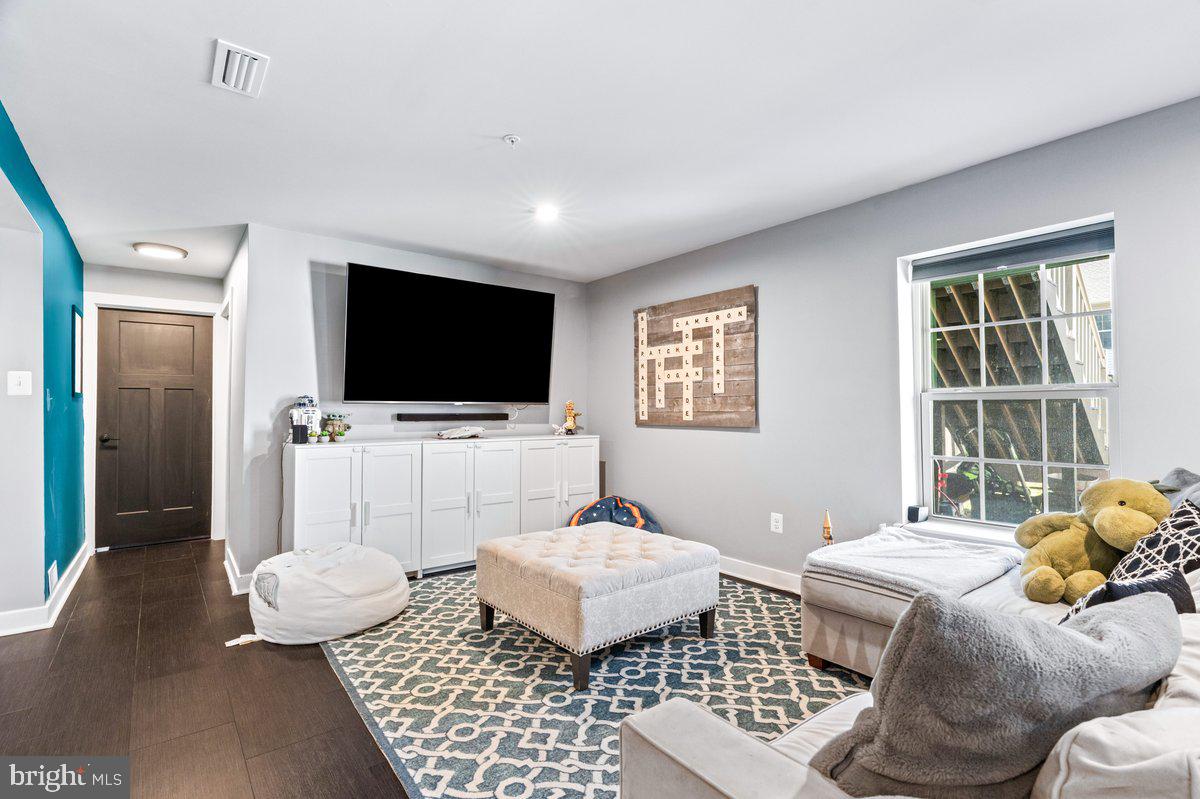 WOODRIDGE AT LAKE LINGANORE - Residential