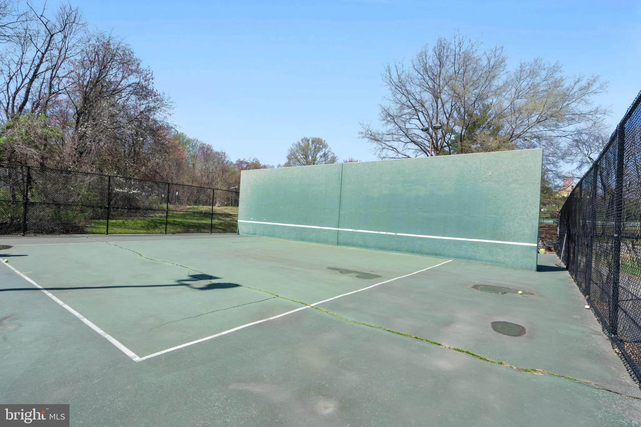 Vienna, Virginia 22181, United States, 3 Bedrooms Bedrooms, ,4 BathroomsBathrooms,Residential,Pending,100198