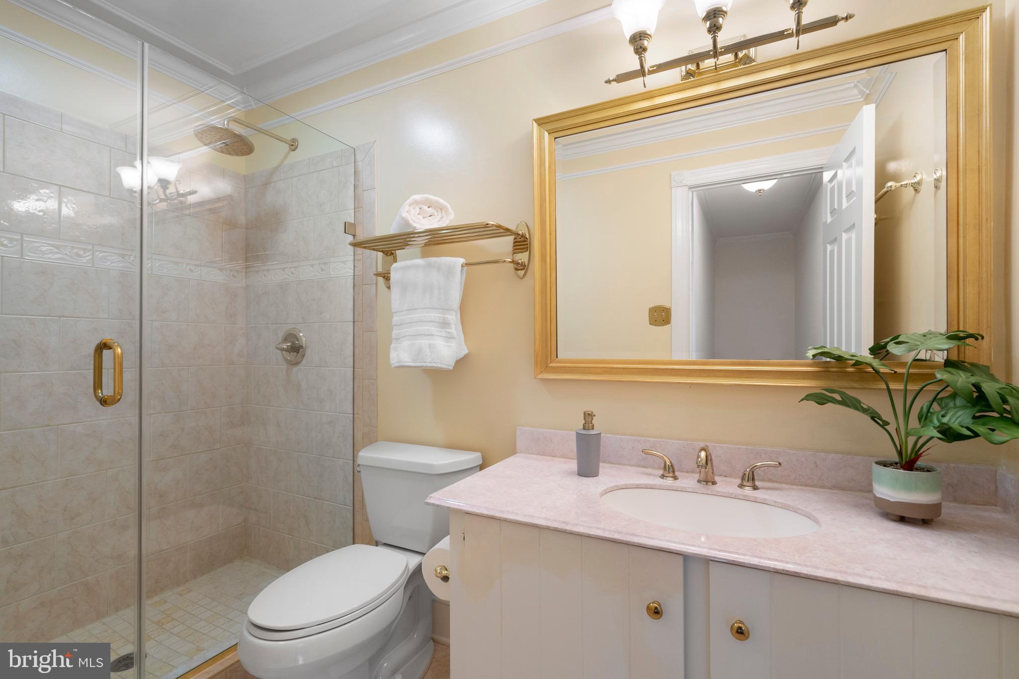 COUNTRY CREEK - Residential