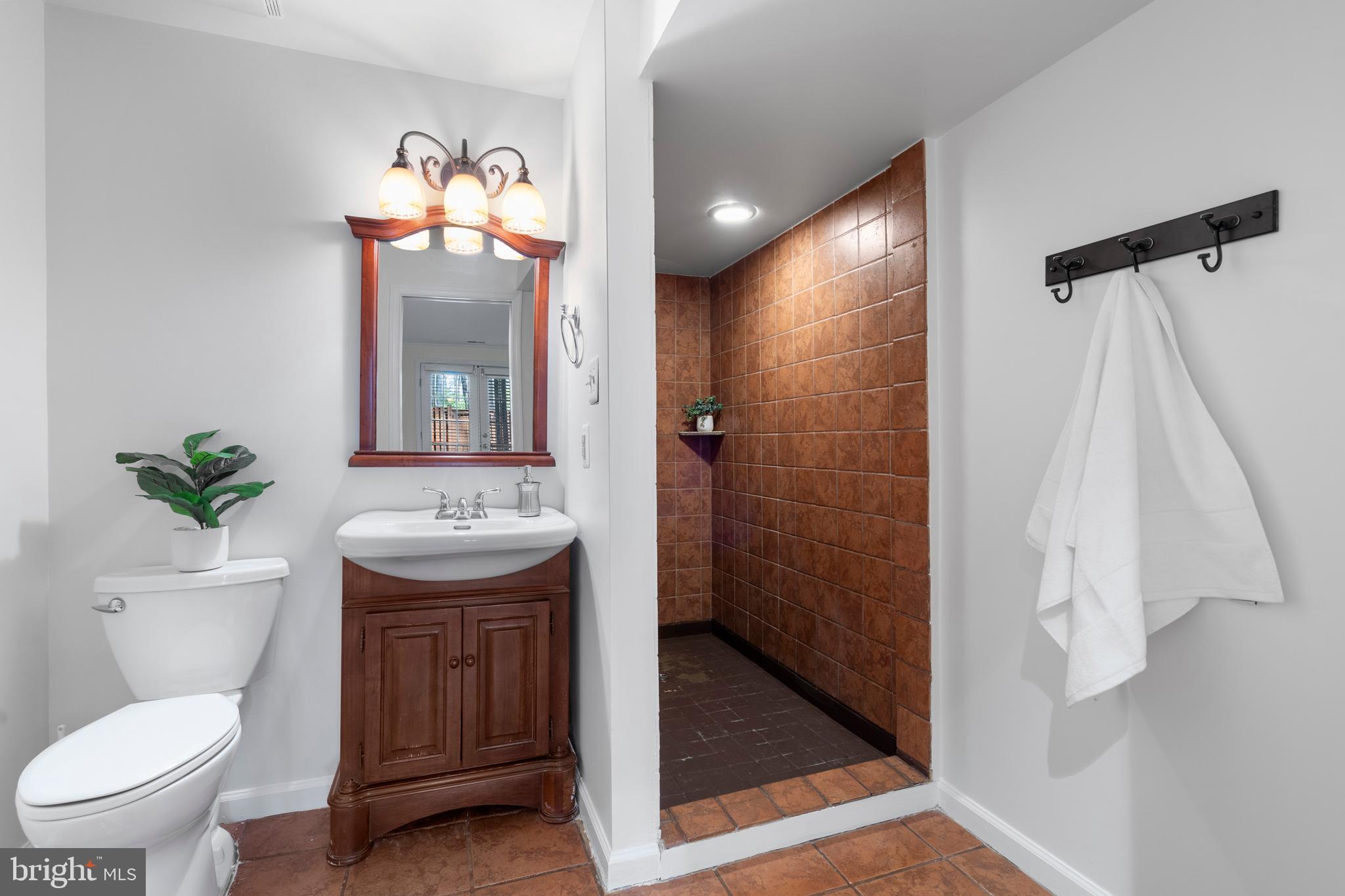 COUNTRY CREEK - Residential