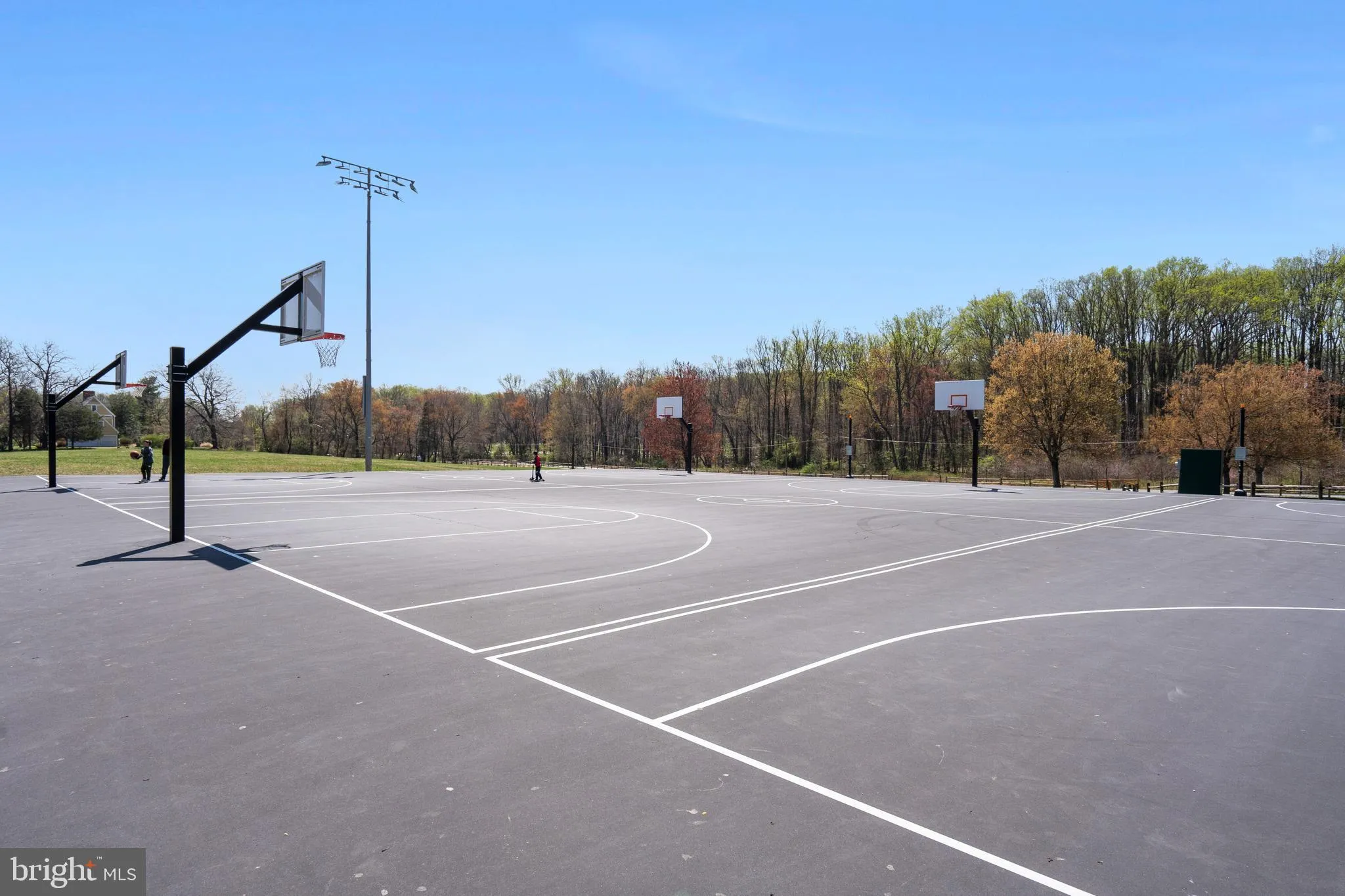 Vienna, Virginia 22181, United States, 3 Bedrooms Bedrooms, ,4 BathroomsBathrooms,Residential,Pending,100198