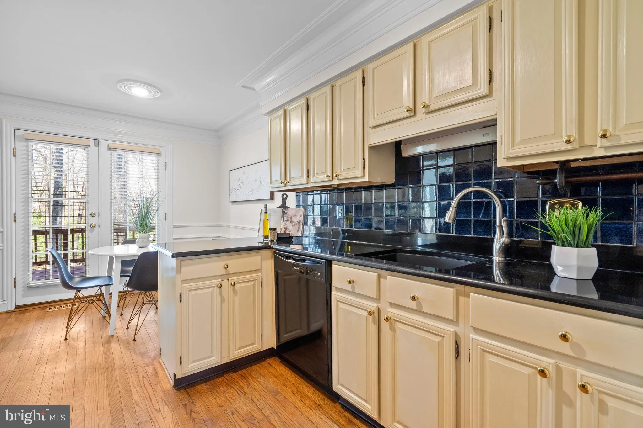 Vienna, Virginia 22181, United States, 3 Bedrooms Bedrooms, ,4 BathroomsBathrooms,Residential,Pending,100198