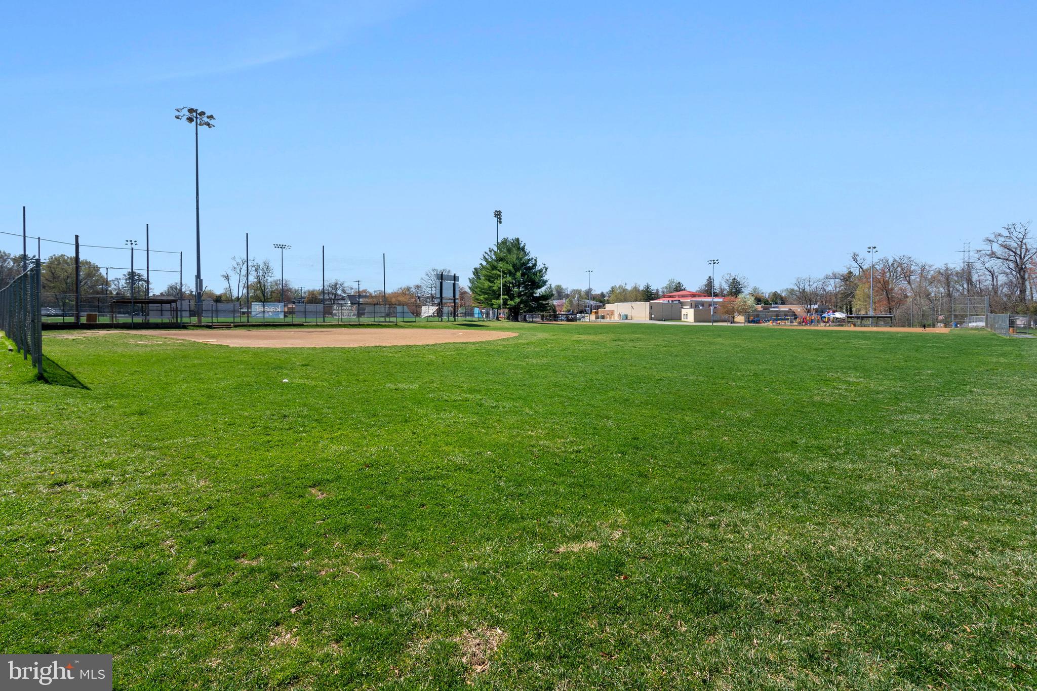 COUNTRY CREEK - Residential