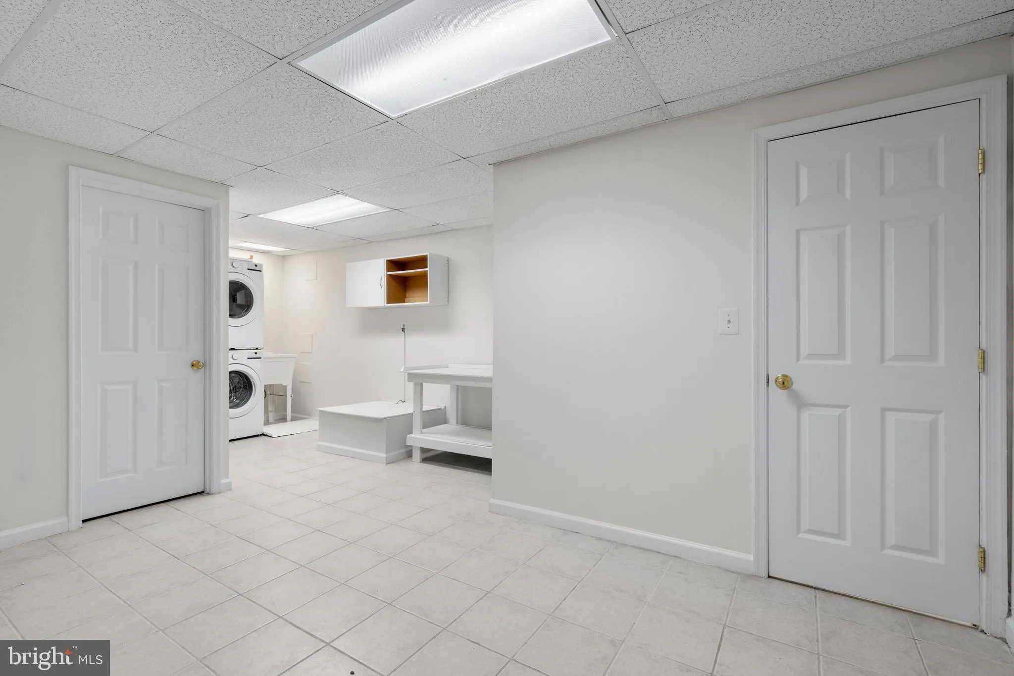 Vienna, Virginia 22181, United States, 3 Bedrooms Bedrooms, ,4 BathroomsBathrooms,Residential,Pending,100198