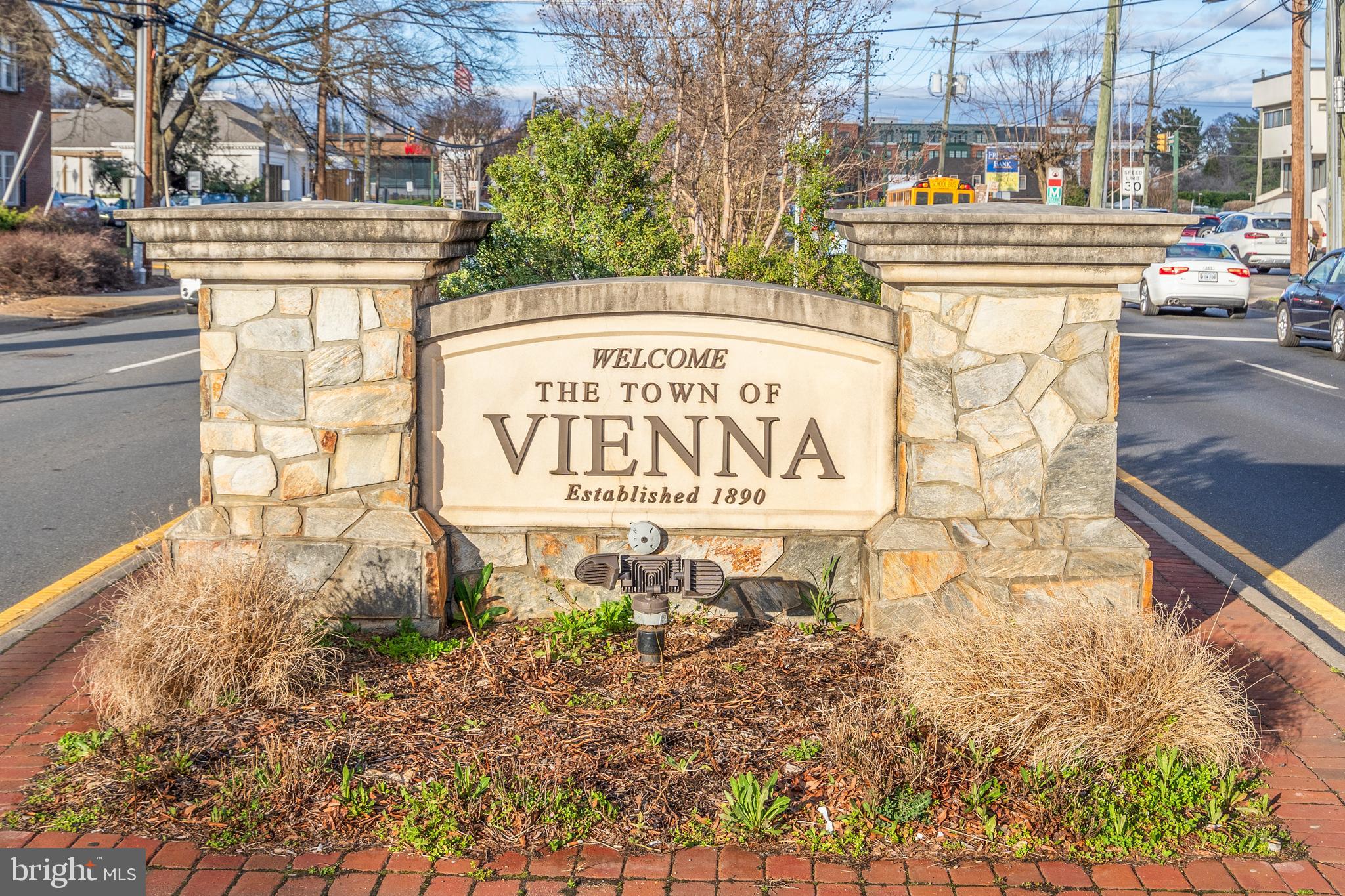 COUNTRY CREEK - Residential