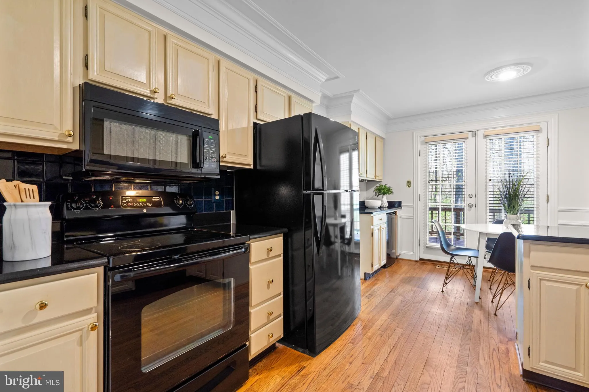 Vienna, Virginia 22181, United States, 3 Bedrooms Bedrooms, ,4 BathroomsBathrooms,Residential,Pending,100198