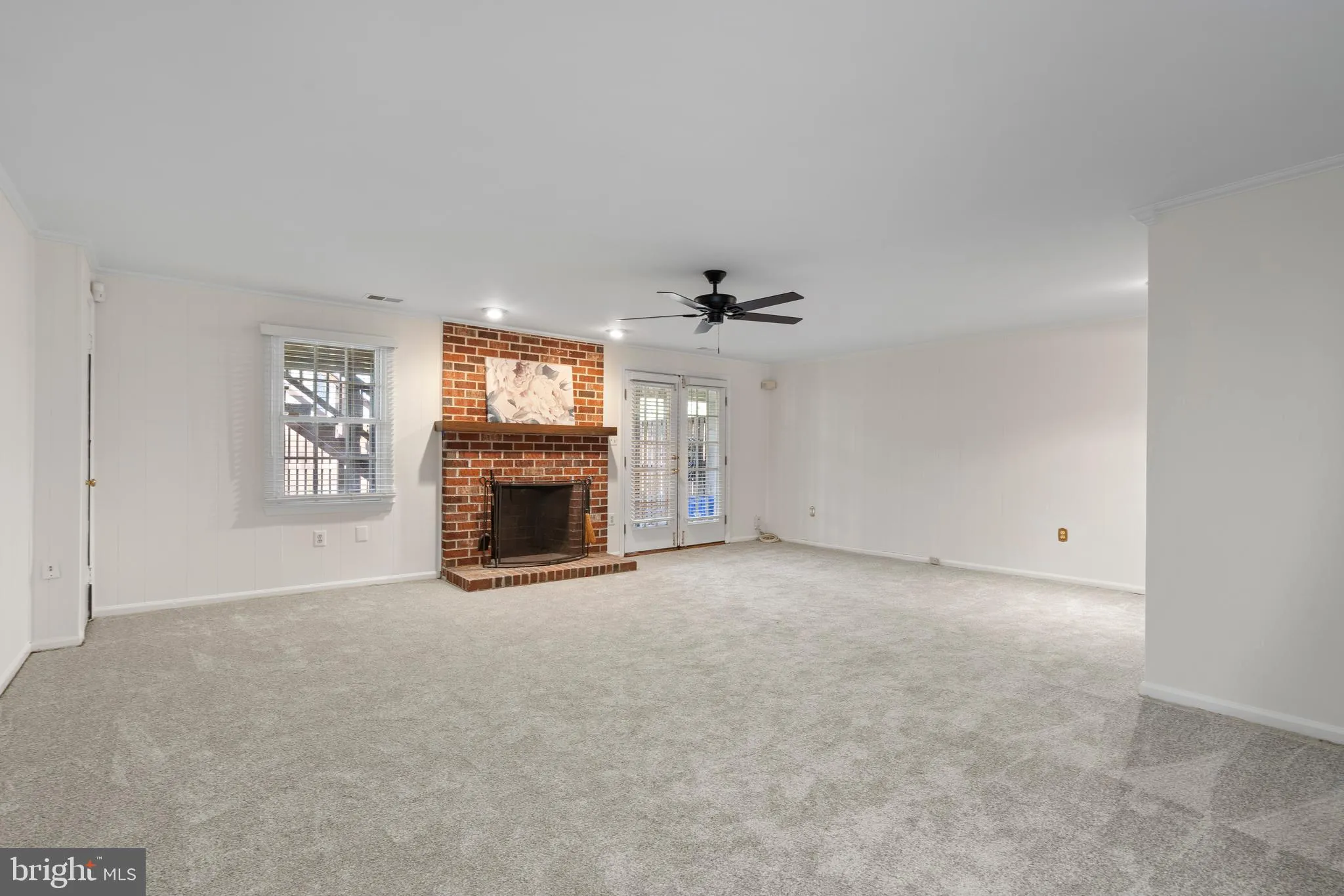 Vienna, Virginia 22181, United States, 3 Bedrooms Bedrooms, ,4 BathroomsBathrooms,Residential,Pending,100198