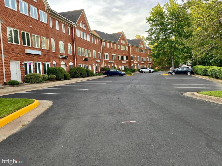 Great opportunity to own nearly 1,000 sq.ft. of ground level open office space that can be custom built into your ideal office or store. Unique skylight allows natural light into the unit, \convenient ½ bath near the entrance. Prime location at the intersection of Herndon Parkway and Elden St. 1.2 mil to Reston hospital. Plenty of parking spaces.