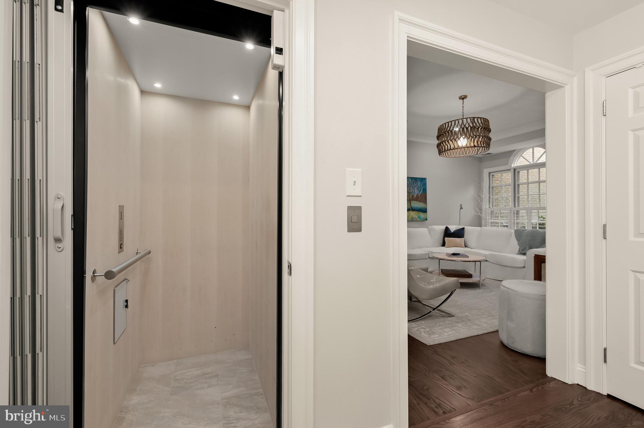 CHEVY CHASE MEWS - Residential