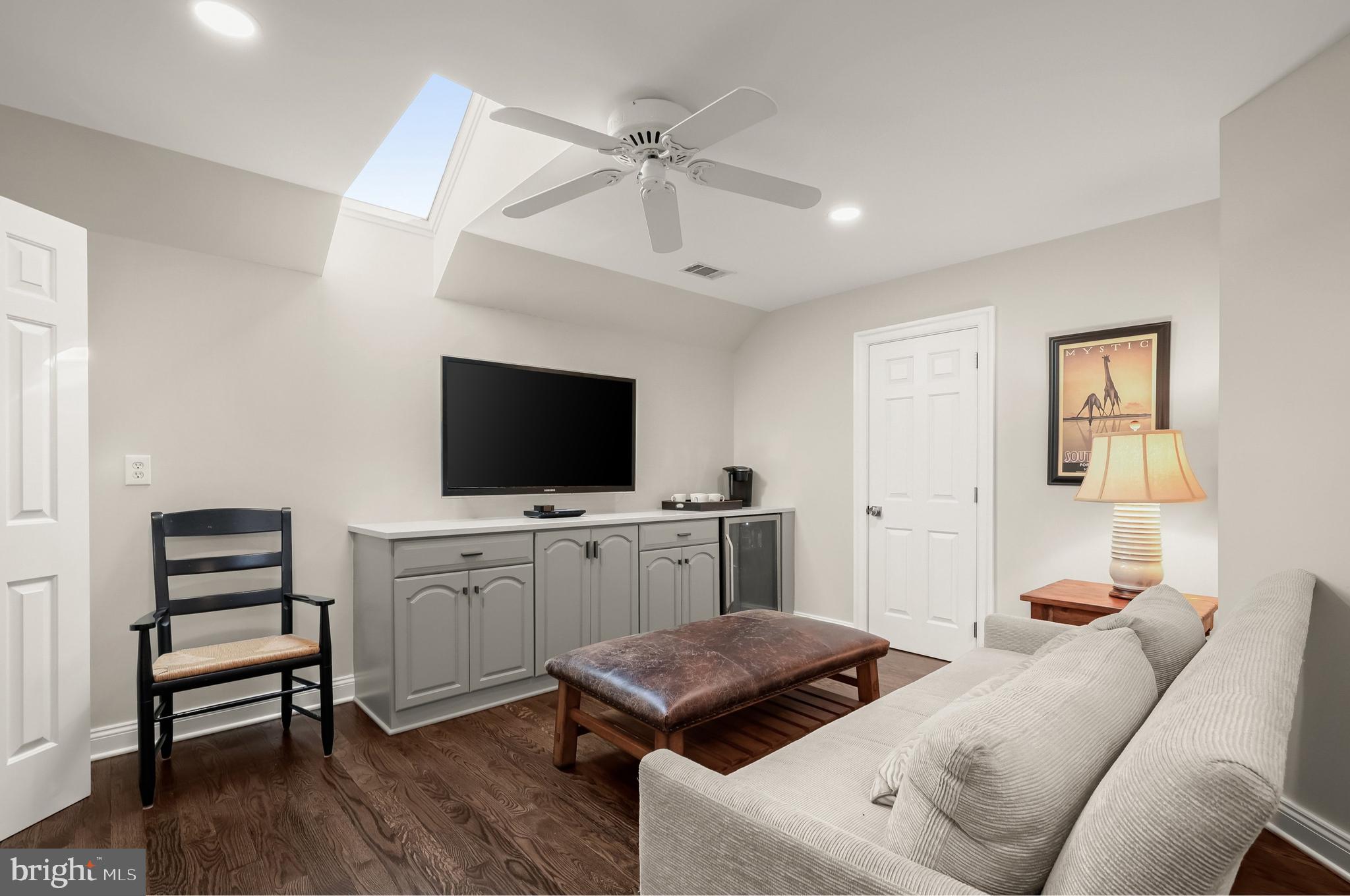 CHEVY CHASE MEWS - Residential