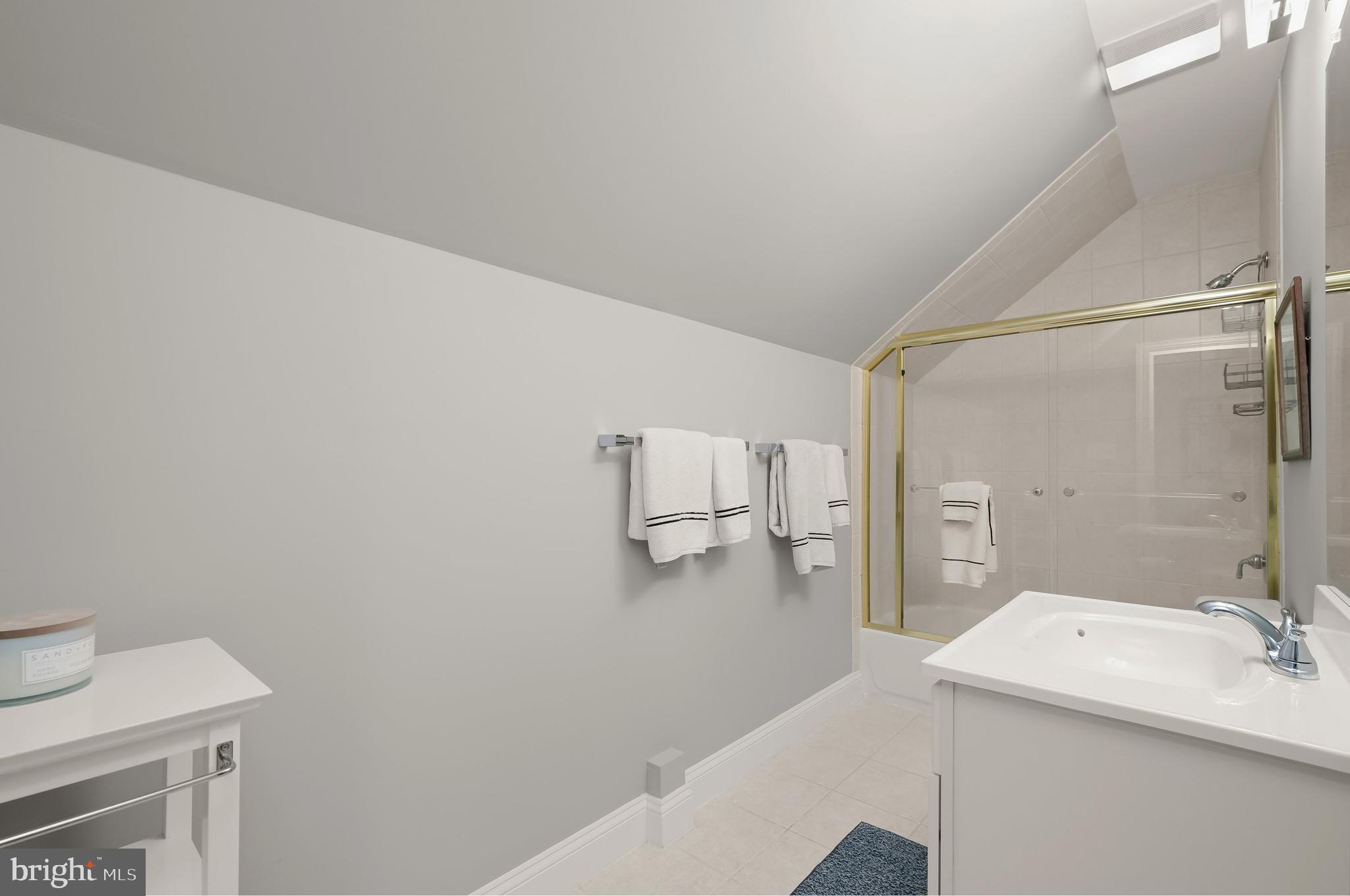 CHEVY CHASE MEWS - Residential