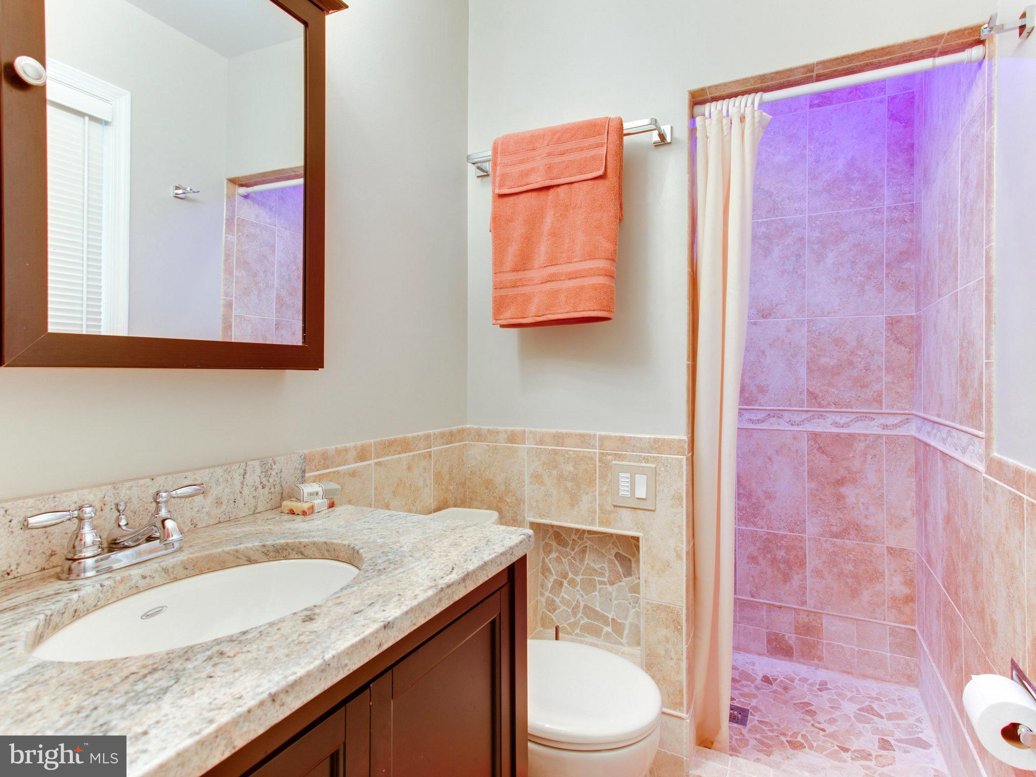 MANOR LAKE - Residential