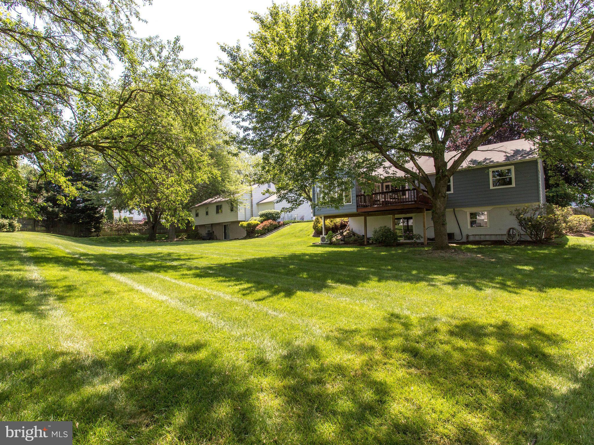 MANOR LAKE - Residential