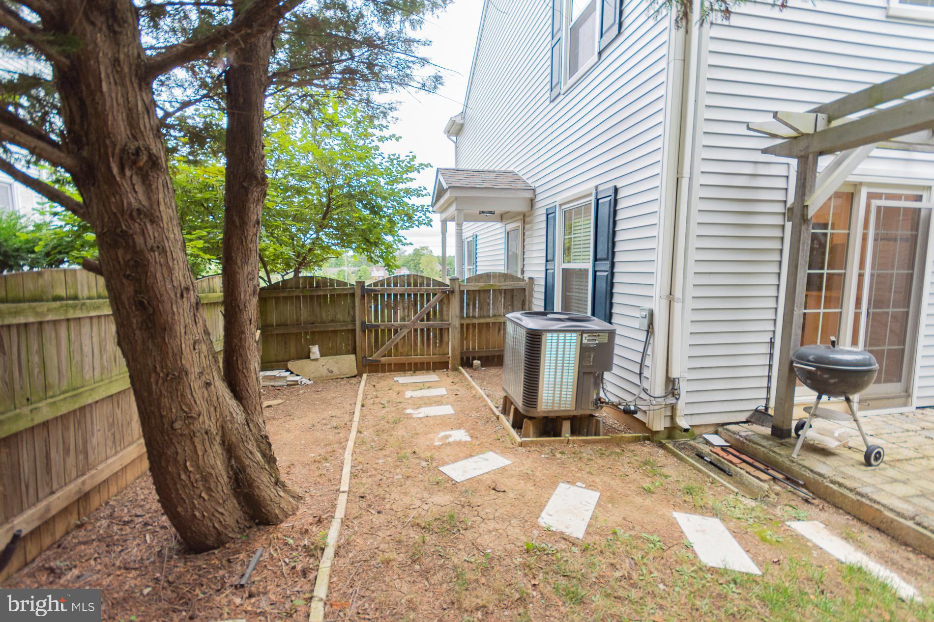 TUSCAWILLA HILLS - Residential Lease