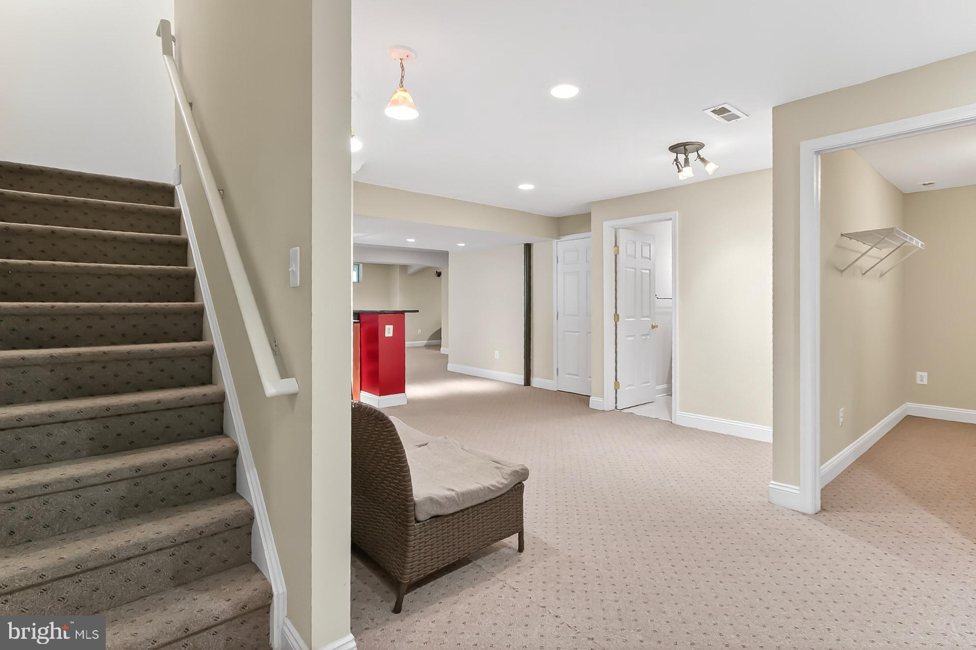 SOUTH RIDING - Residential