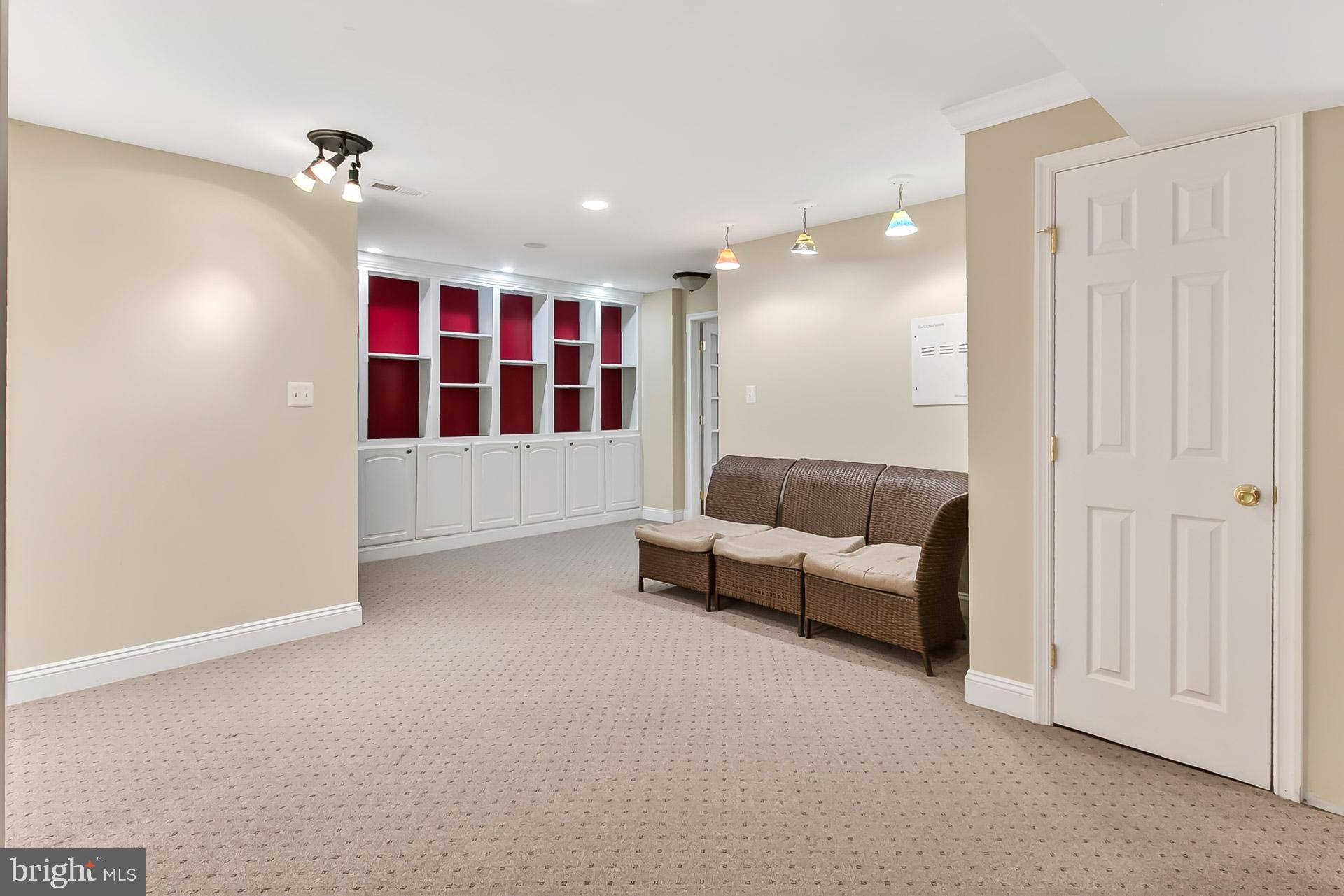 SOUTH RIDING - Residential