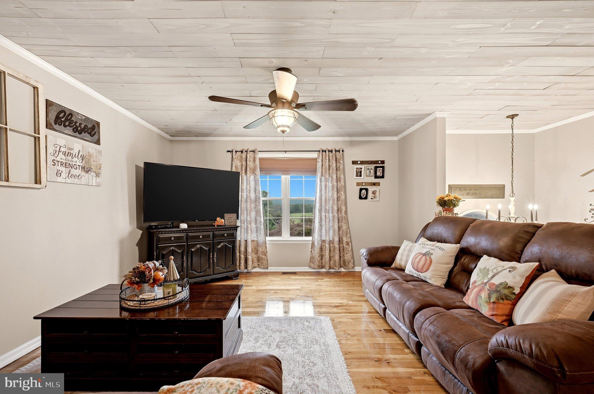 8 SCENIC VIEW LANE