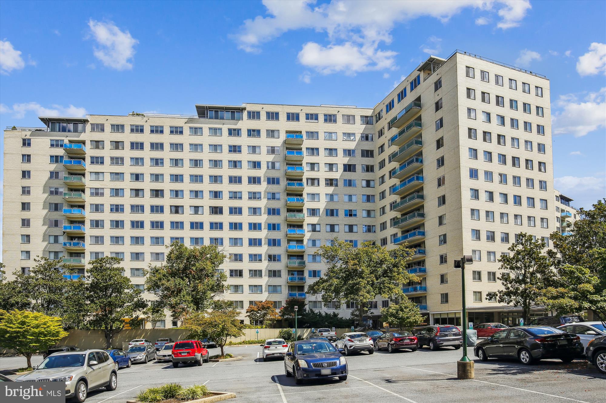 10201 GROSVENOR PLACE 711