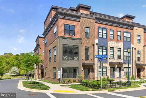 Townhouse For Sale - 3301 Woodland Phlox Street<br/> ROCKVILLE, MD 20852