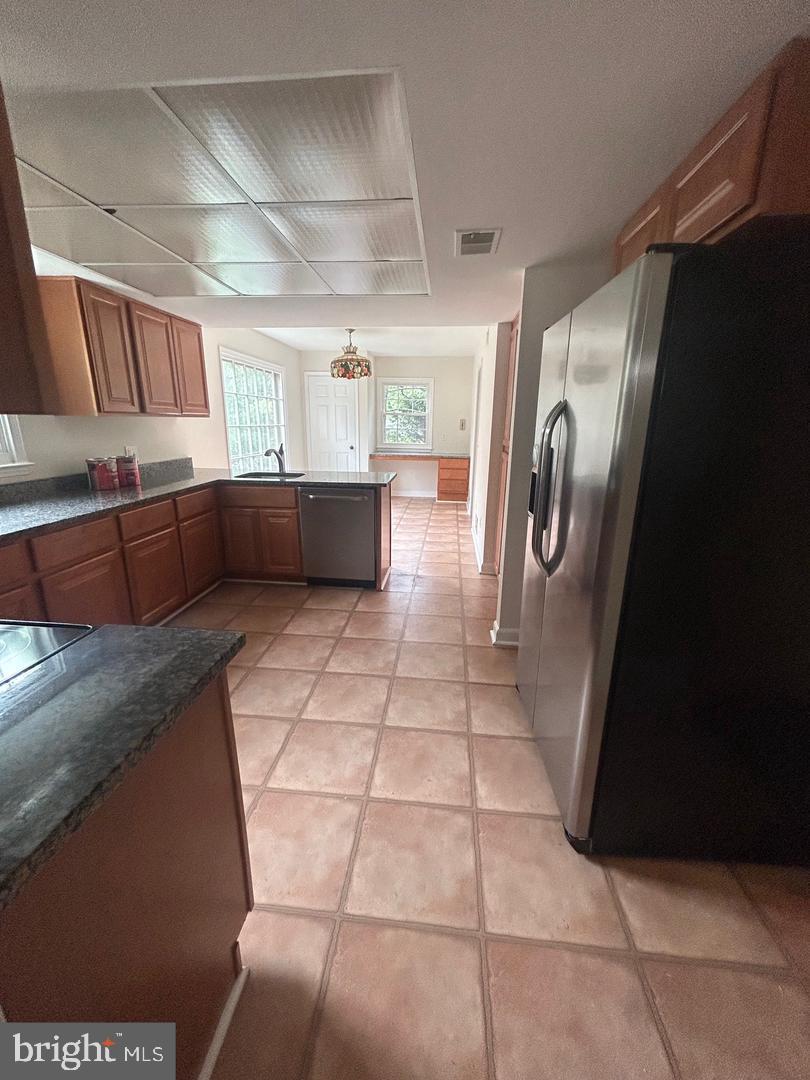 RIDGELEA HILLS - Residential Lease