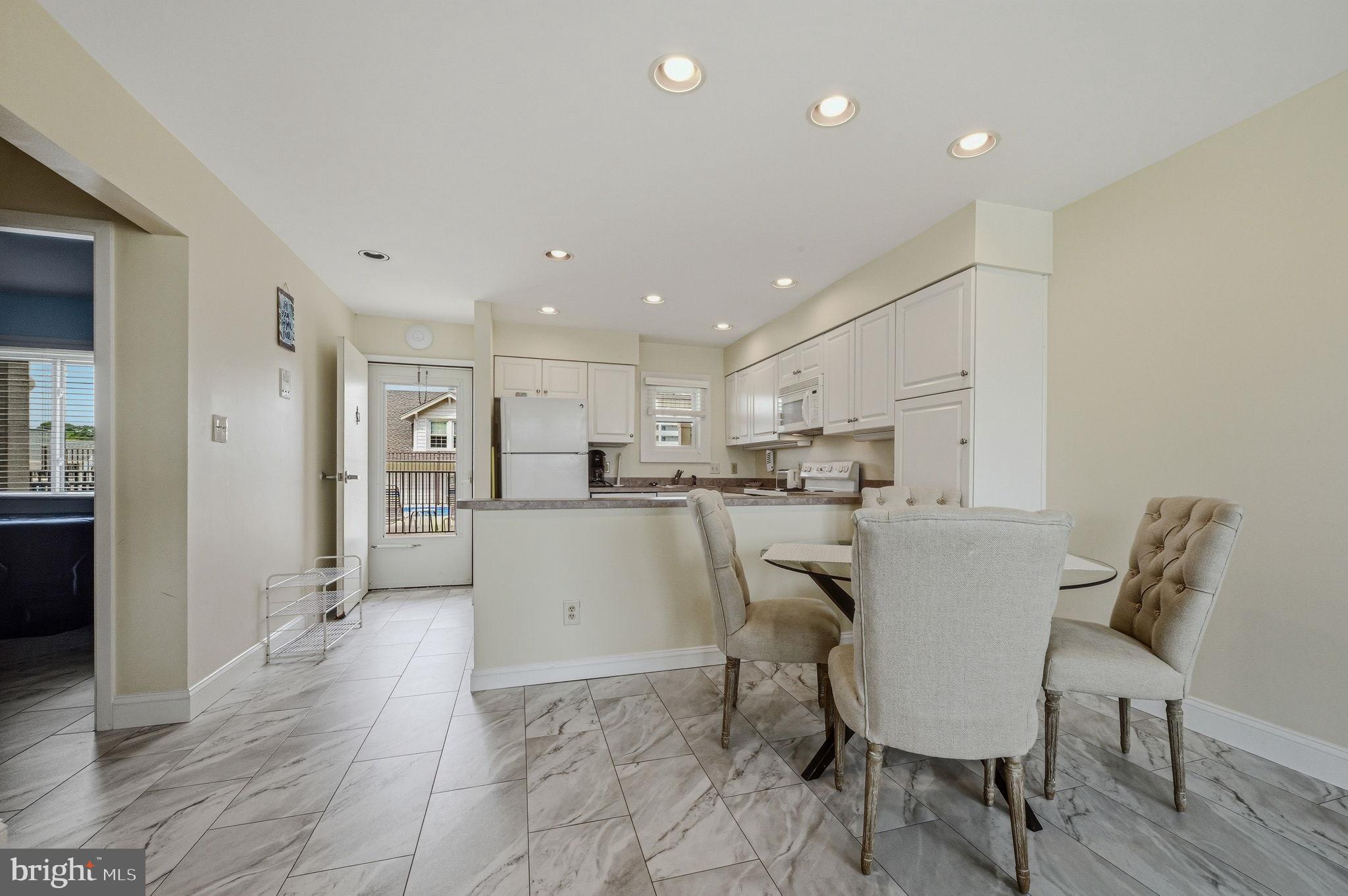 1 VIRGINIA AVENUE 202