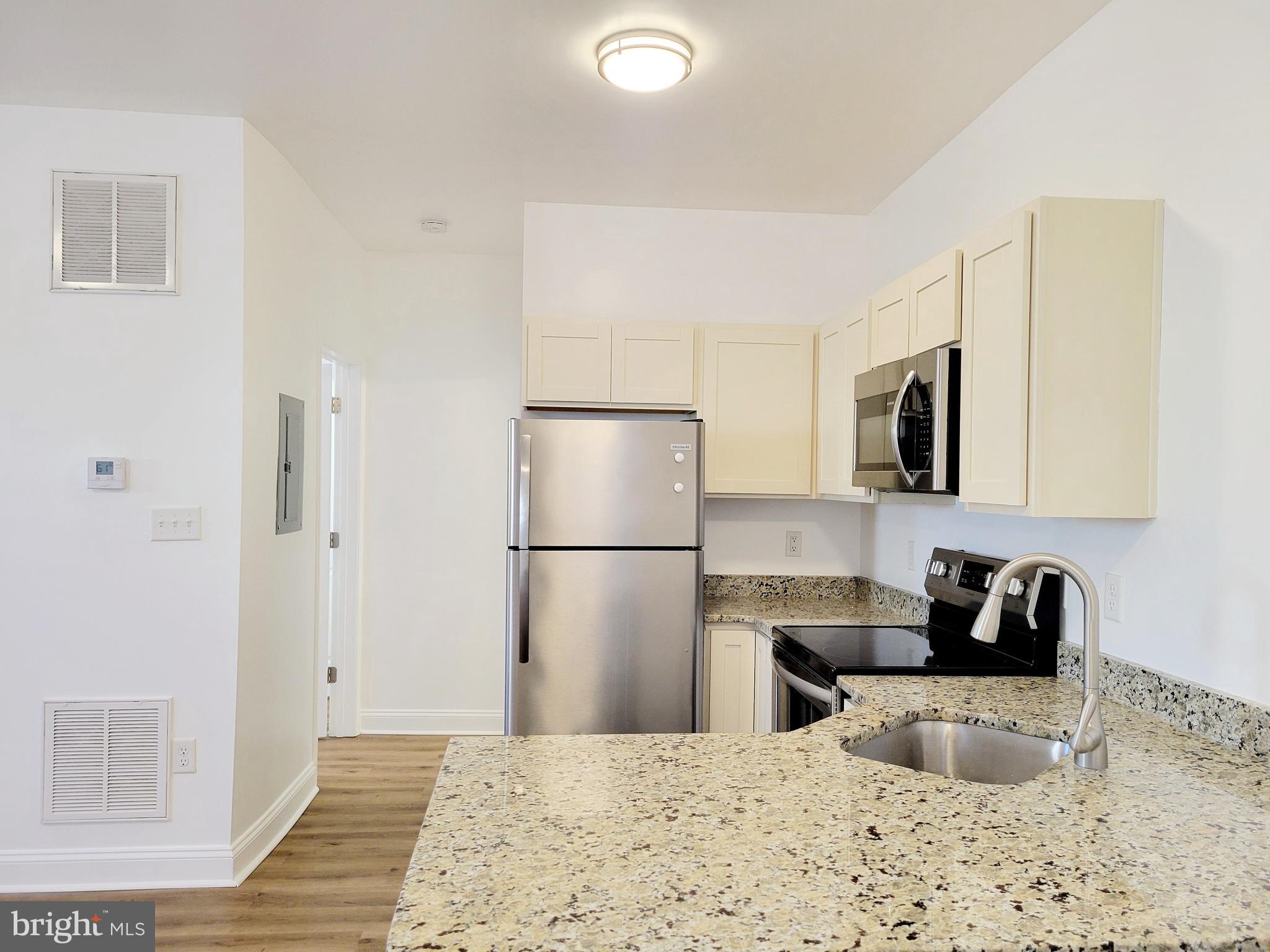 452 N LOUDOUN STREET 102