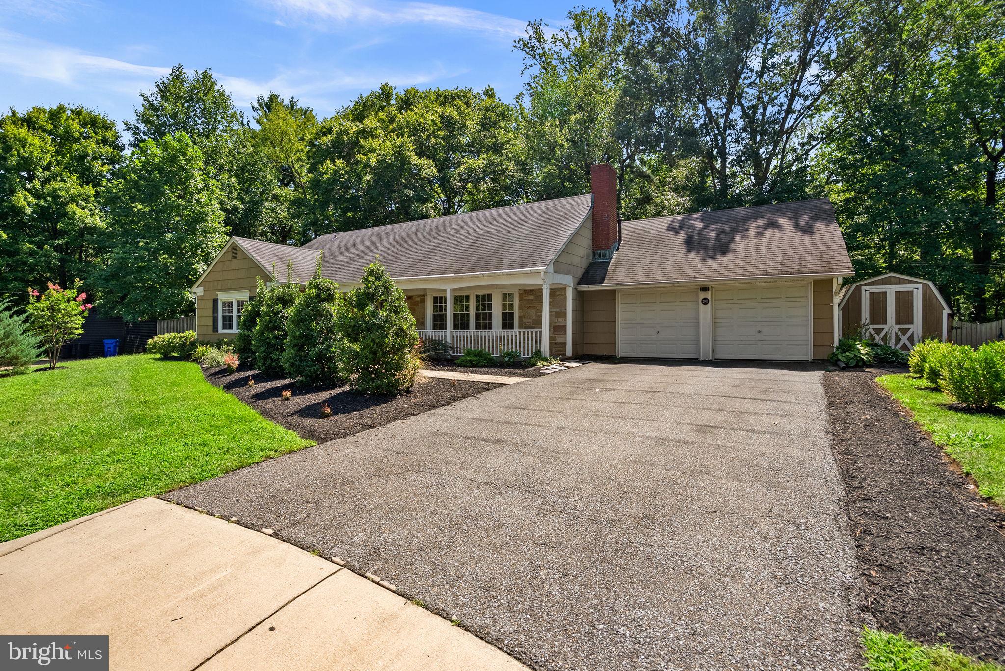 2701 LYN PLACE