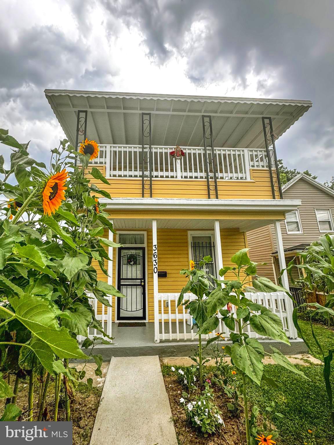 Beautifully Single Family Detached home! Ready to make new memories! 3 Bedrooms, 2 and a half baths, partially finished basement. Corner lot, plenty of parking. This property is close to plenty of shopping, restaurants, grocery stores...This won't last long!!
