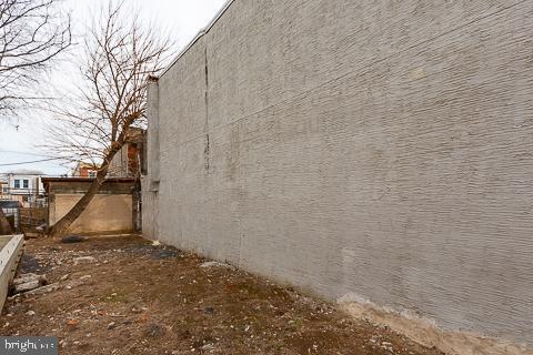 PORT RICHMOND - Land