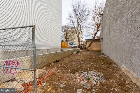 PORT RICHMOND - Land