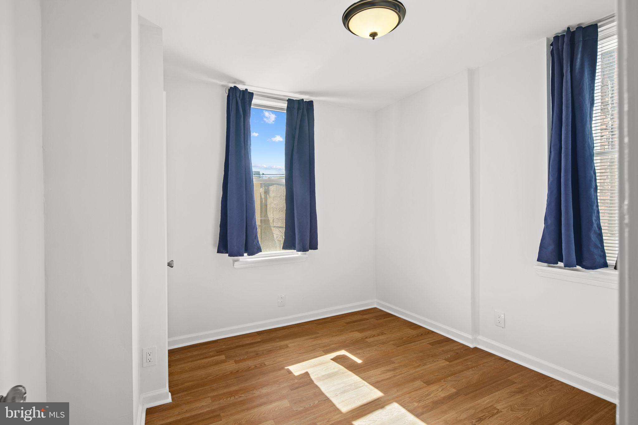 LOWER MOYAMENSING - Residential