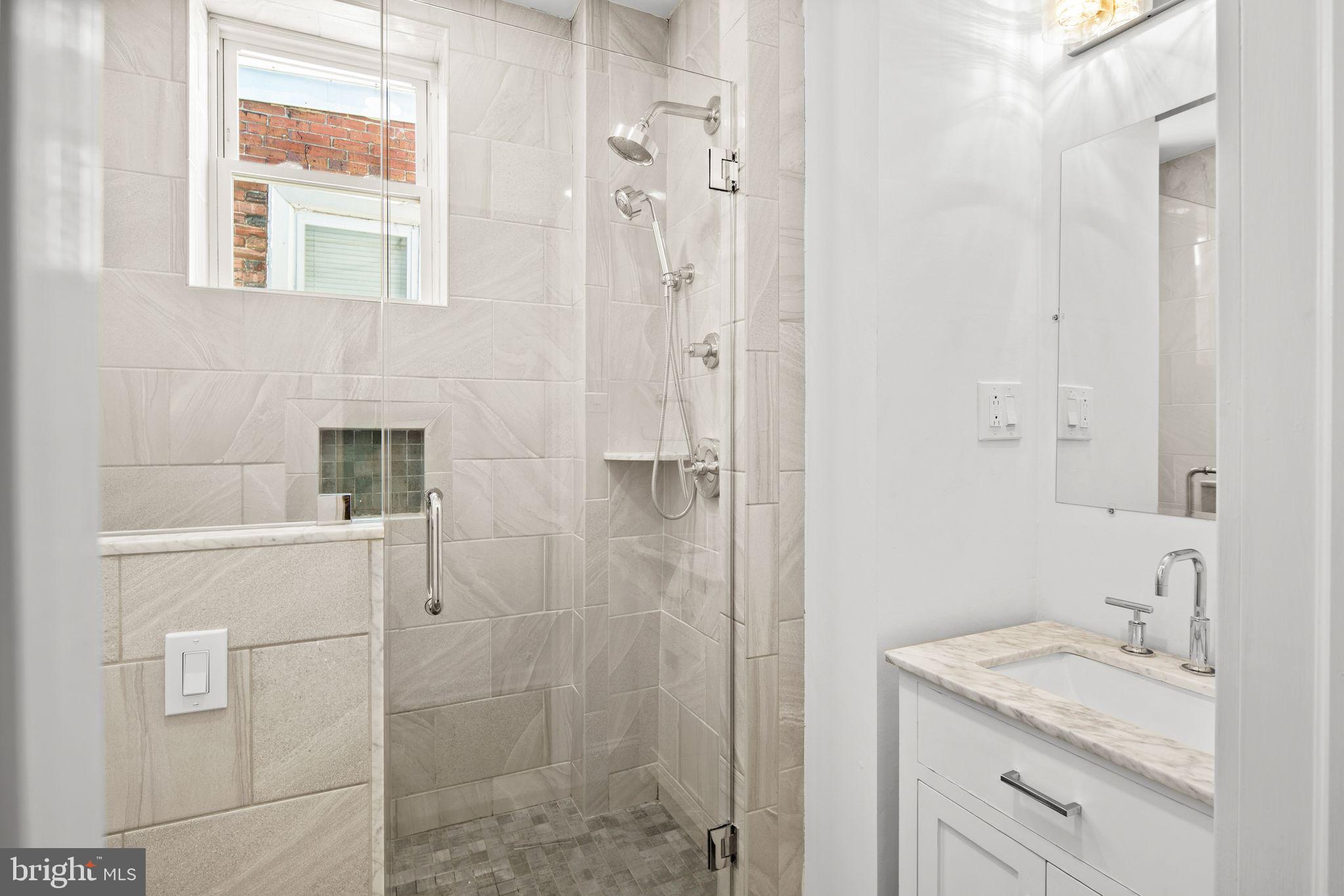 LOWER MOYAMENSING - Residential