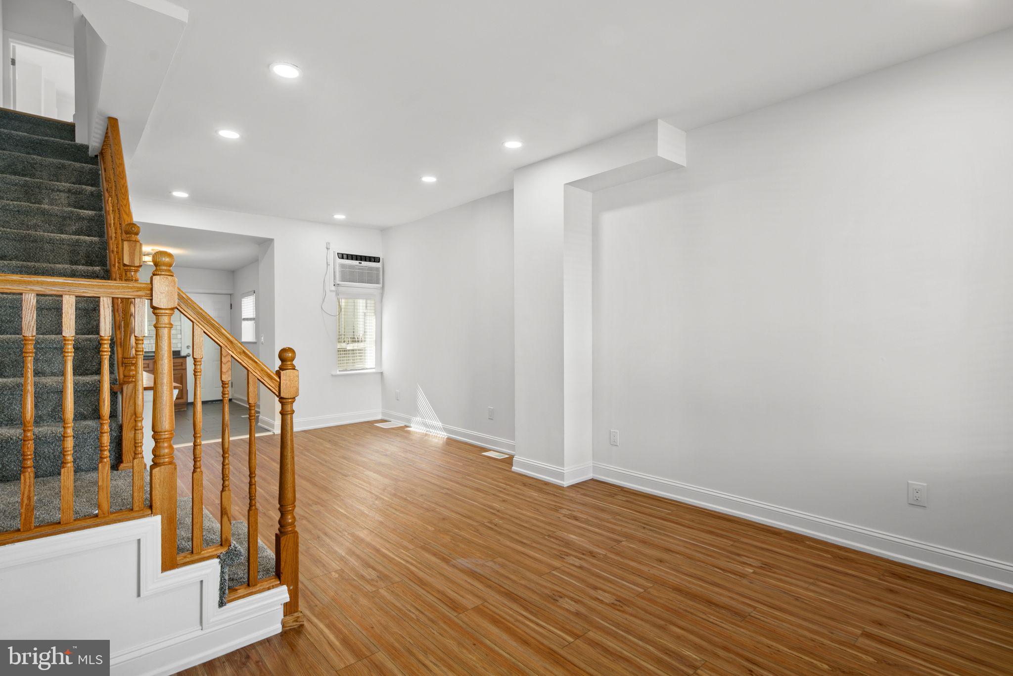 LOWER MOYAMENSING - Residential