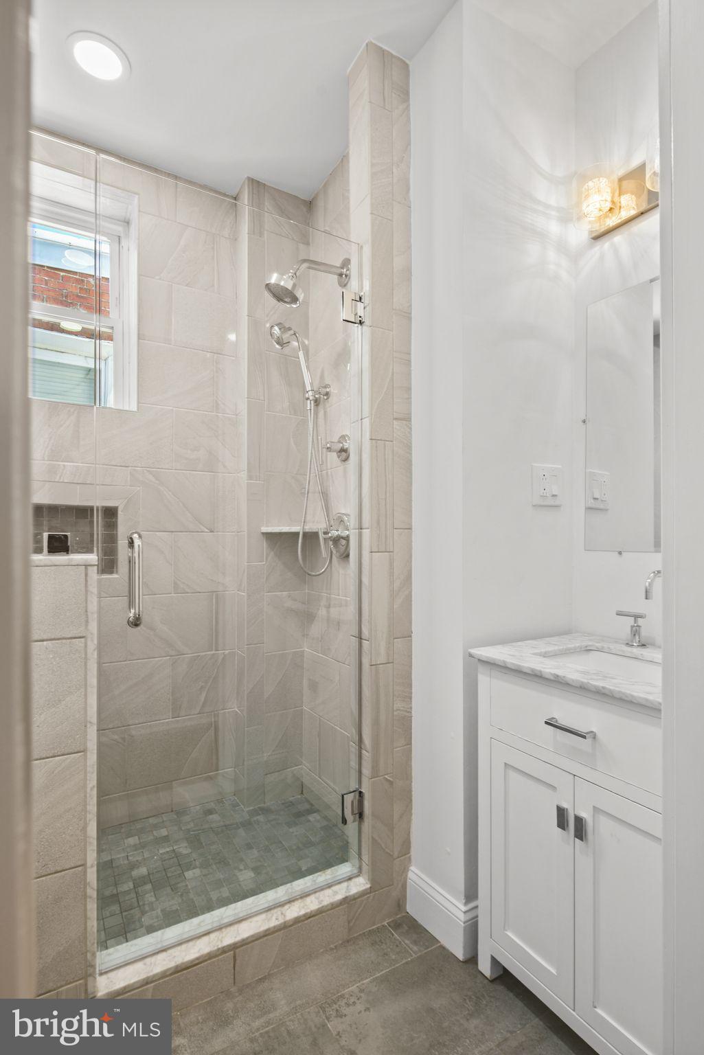 LOWER MOYAMENSING - Residential