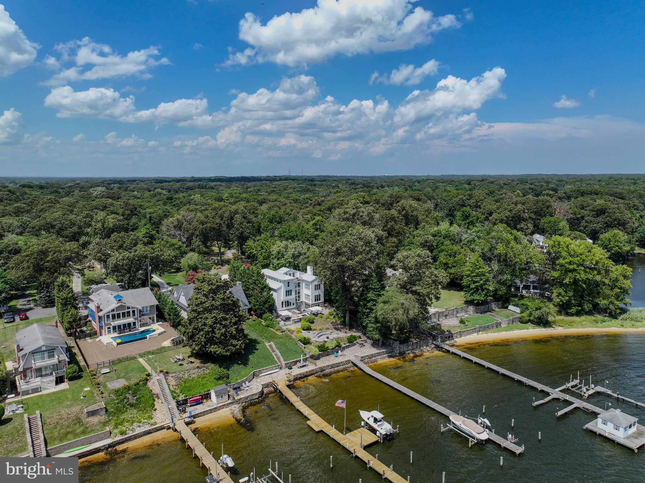 LAKE SHORE - Residential
