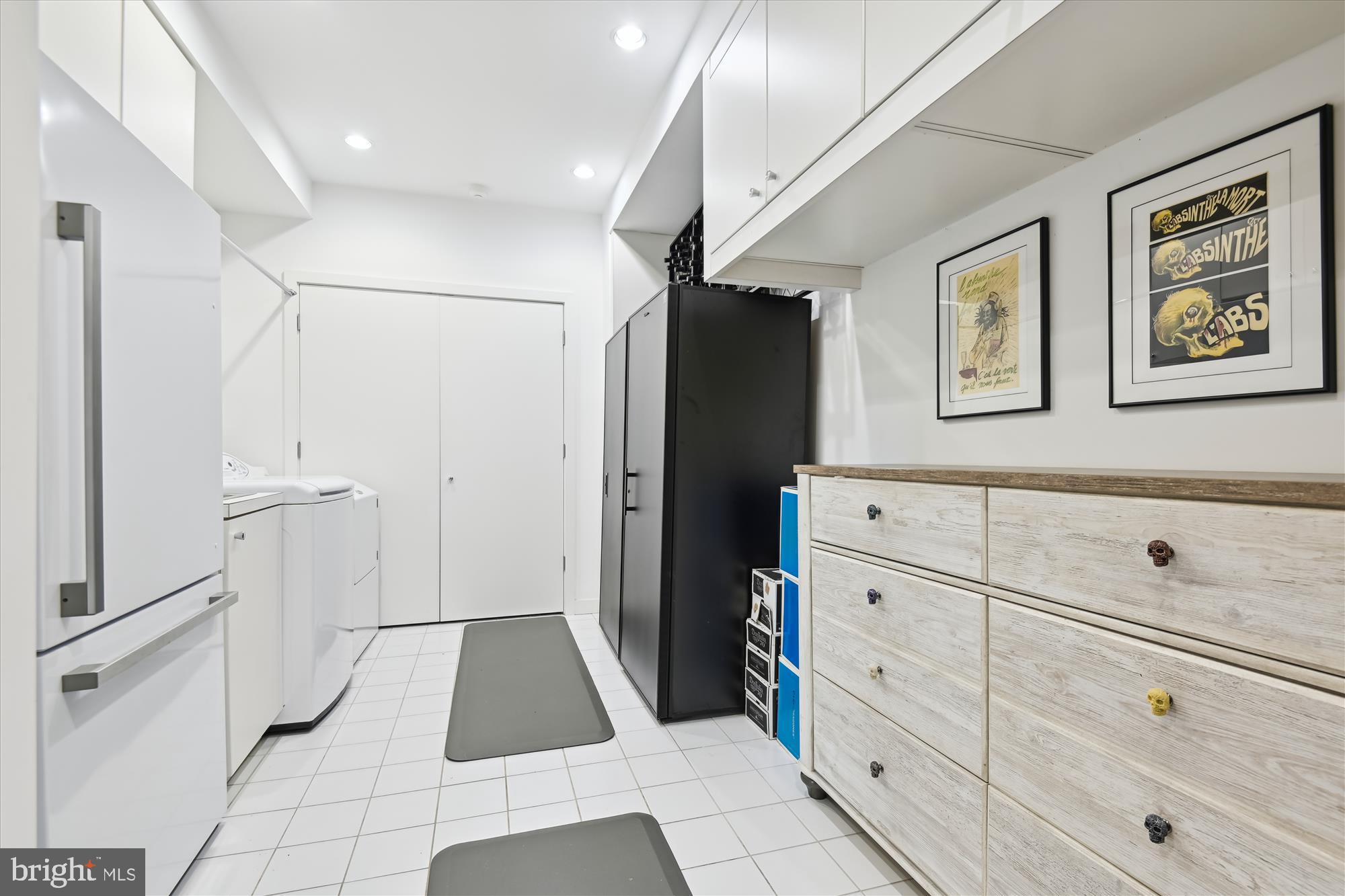 LAKE SHORE - Residential